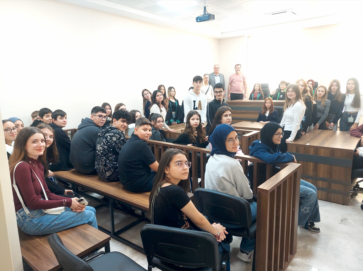 Bandırma Şehit Mehmet Günenç Anadolu Lisesi Öğrencileri Hukuk Fakültemizi Ziyaret ettiler 6