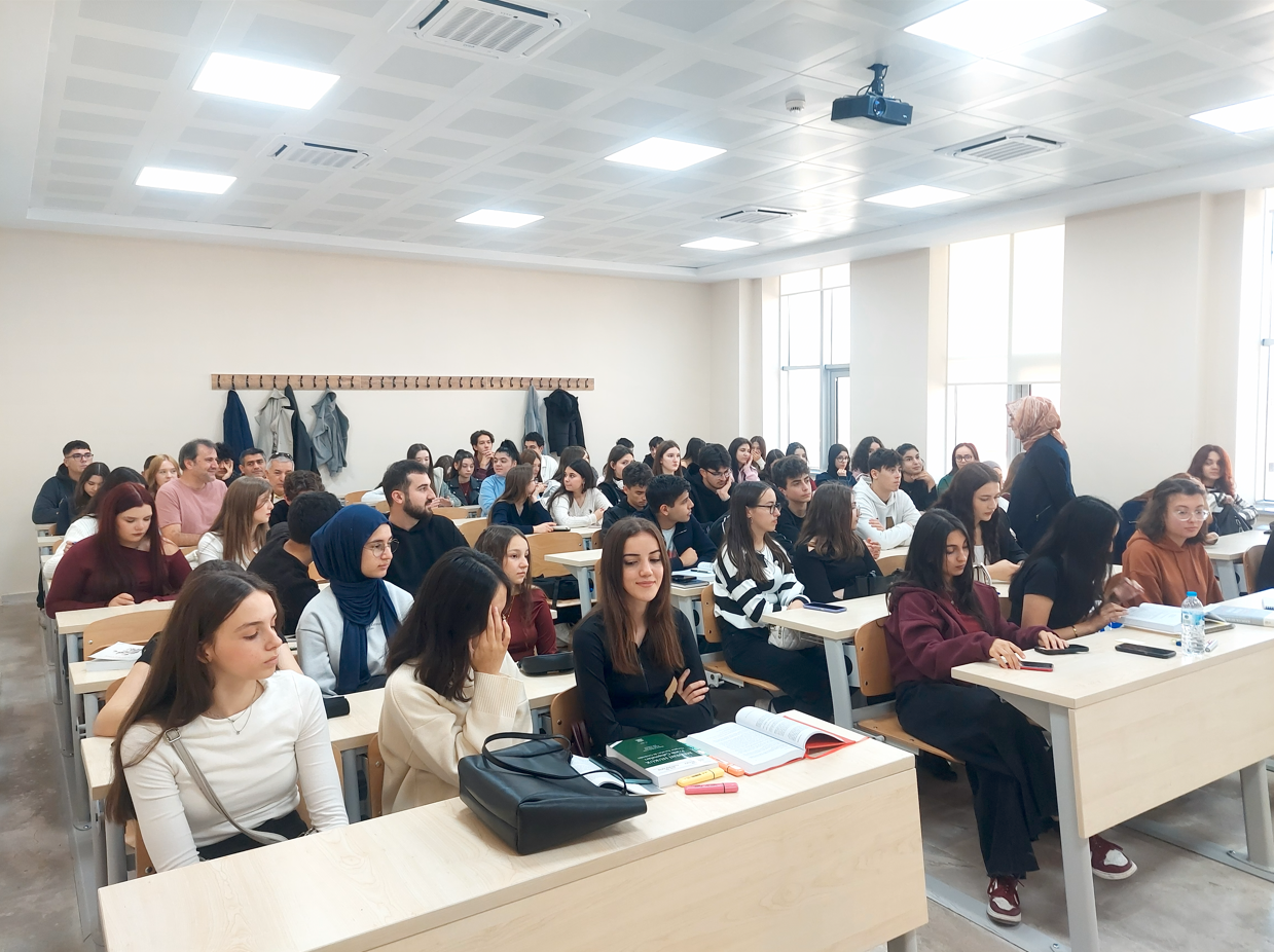 Bandırma Şehit Mehmet Günenç Anadolu Lisesi Öğrencileri Hukuk Fakültemizi Ziyaret ettiler 3