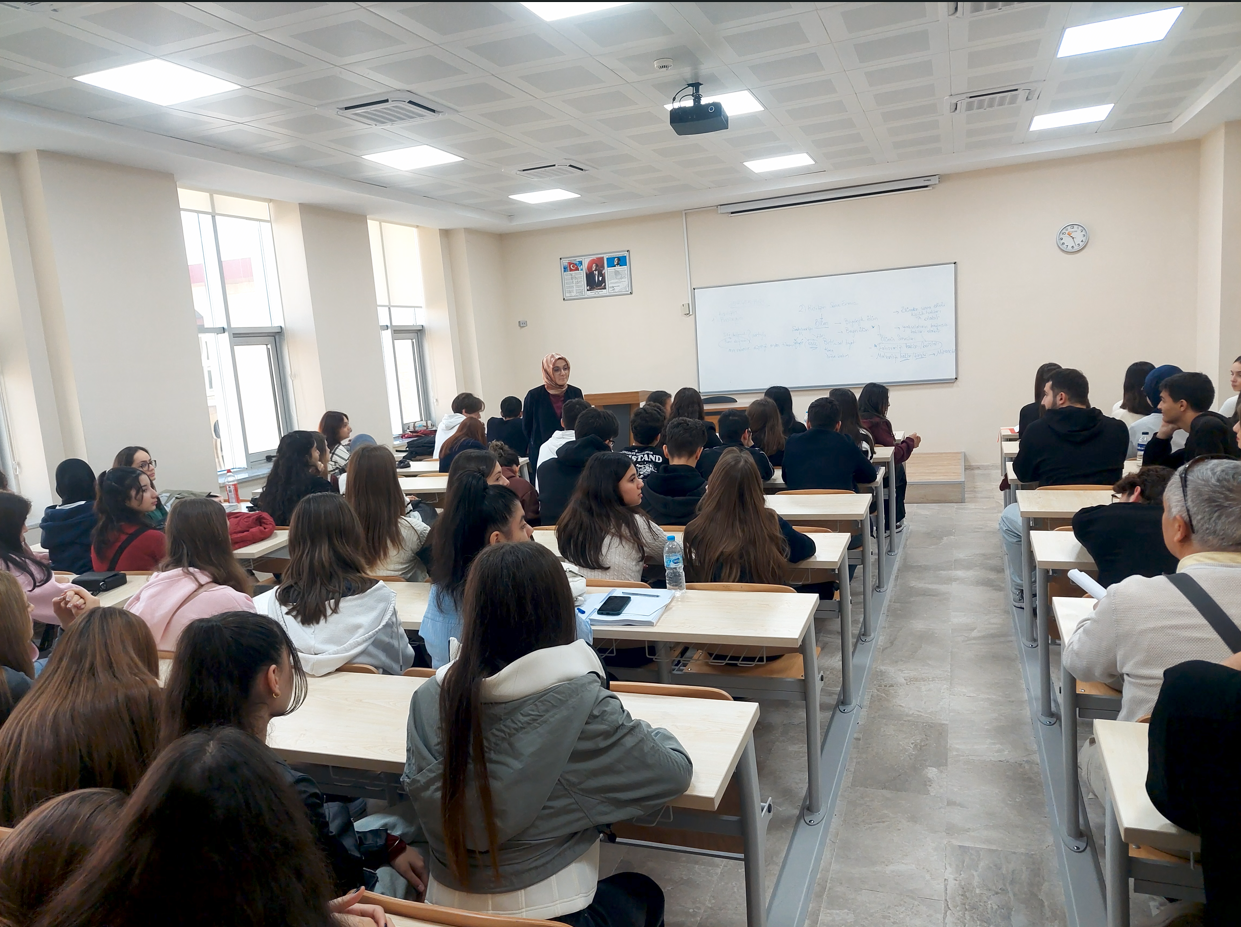 Bandırma Şehit Mehmet Günenç Anadolu Lisesi Öğrencileri Hukuk Fakültemizi Ziyaret ettiler 1