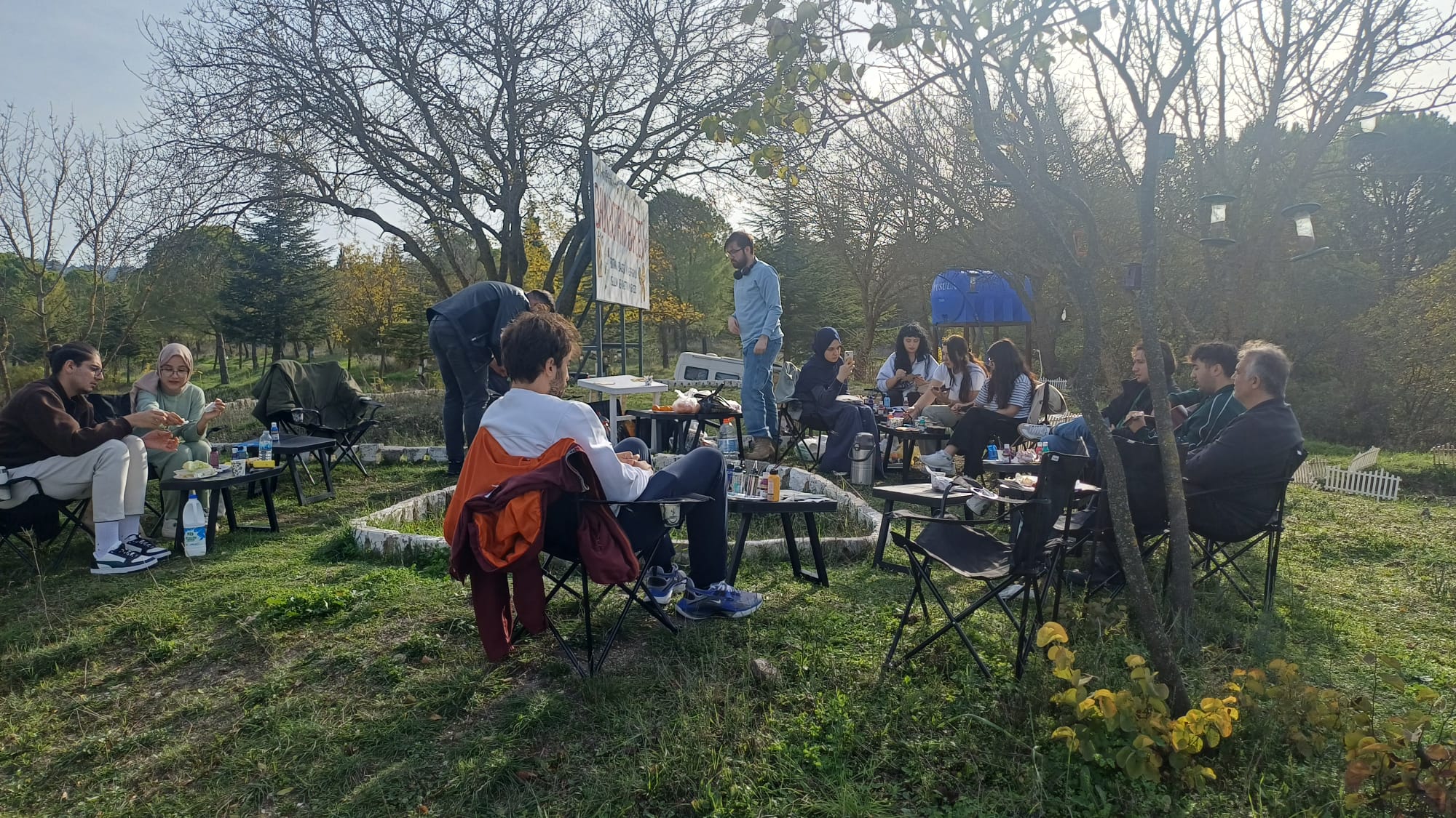 BAÜN Öğrenci Topluluklarından Botanik Bahçesi’nde Renkli Boyama Etkinliği