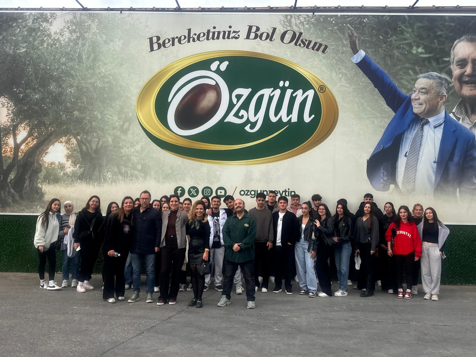 Meslek Yüksekokulumuz İşletme Yönetimi ve Pazarlama Programı öğrencilerinden Özgün Zeytincilik Fabrikasına Ziyaret