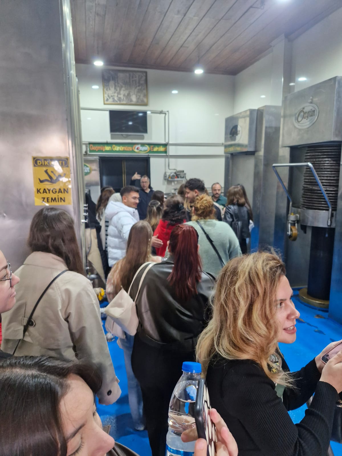 Meslek Yüksekokulumuz İşletme Yönetimi ve Pazarlama Programı öğrencilerinden Özgün Zeytincilik Fabrikasına Ziyaret 5