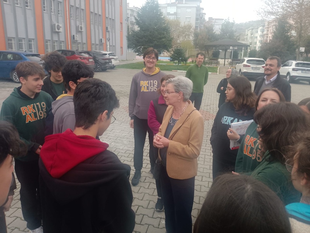 Ziyaretçi Öğretim Üyemiz Prof. Dr. Trundle'dan Anlamlı Konferanslar 8