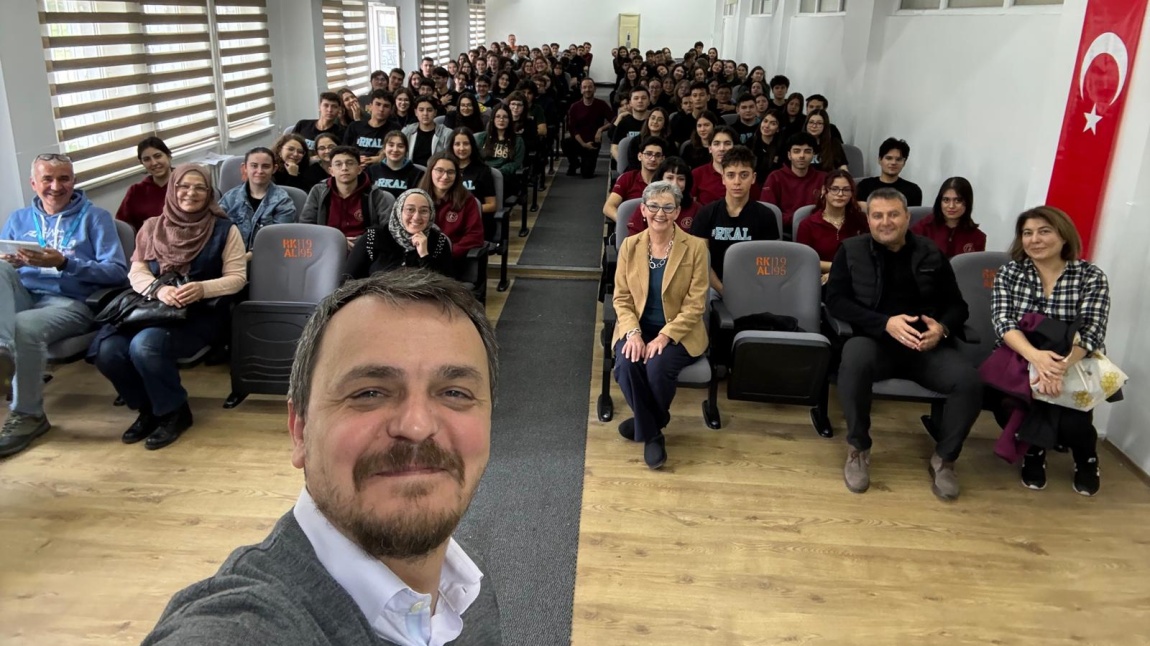 Ziyaretçi Öğretim Üyemiz Prof. Dr. Trundle'dan Anlamlı Konferanslar 6