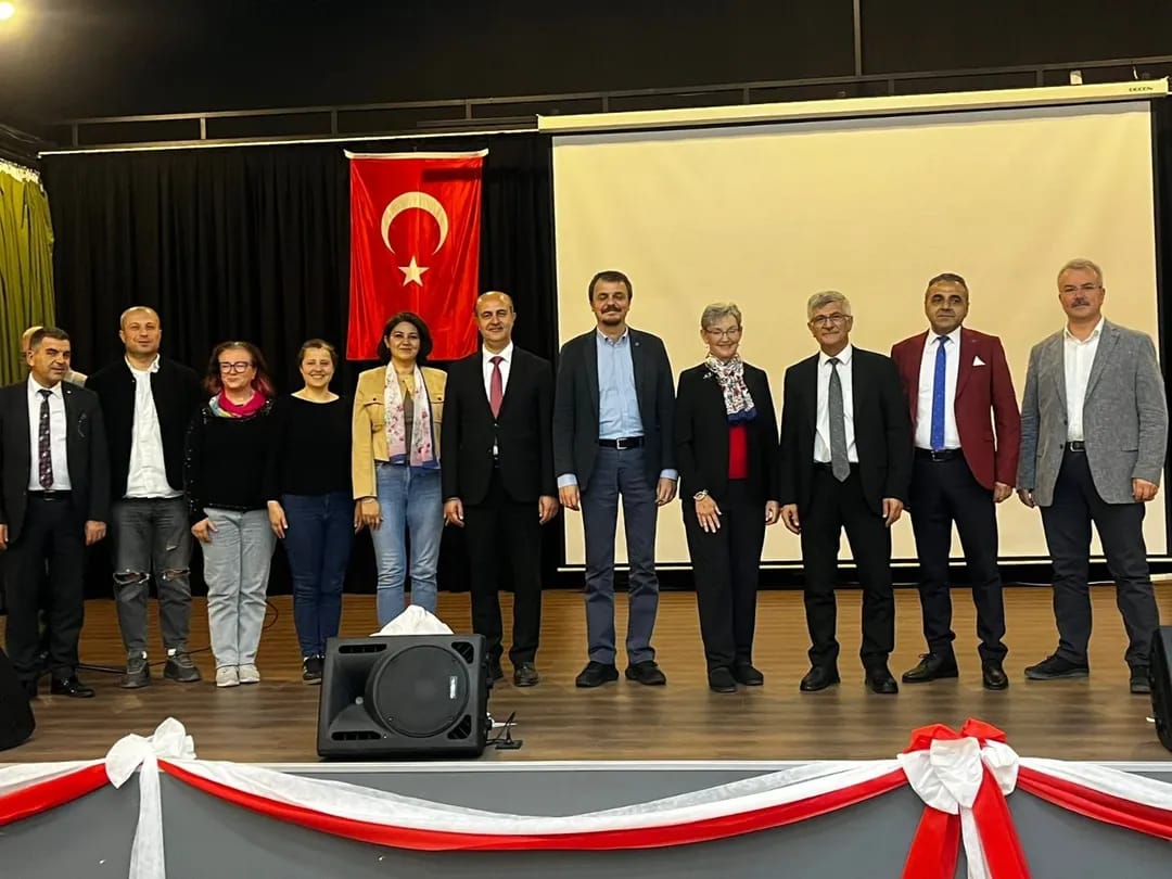 Ziyaretçi Öğretim Üyemiz Prof. Dr. Trundle'dan Anlamlı Konferanslar 1