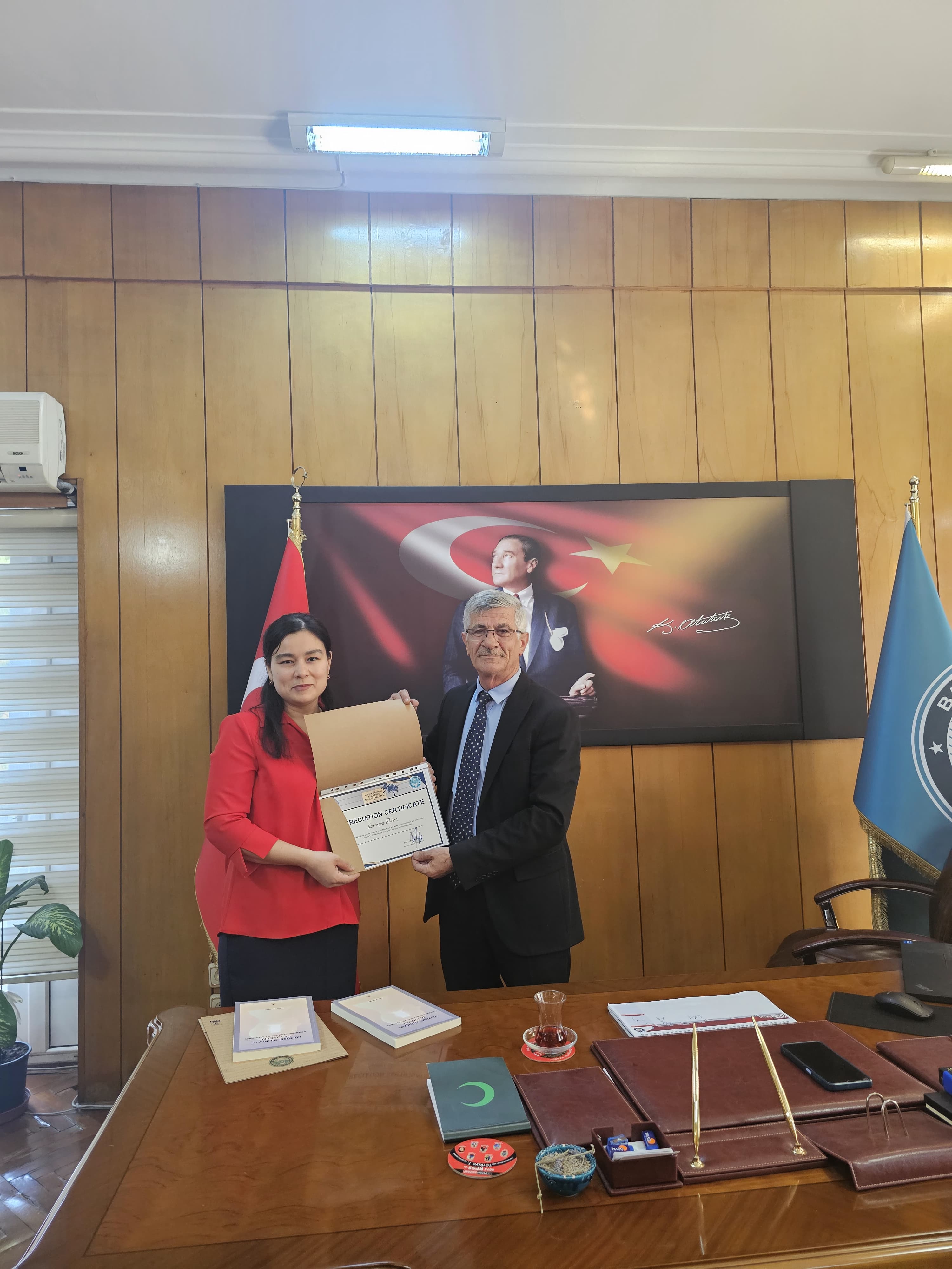 Gülistan Devlet Üniversitesi'nden Gelen Misafirlerimize Belge Takdimi 3