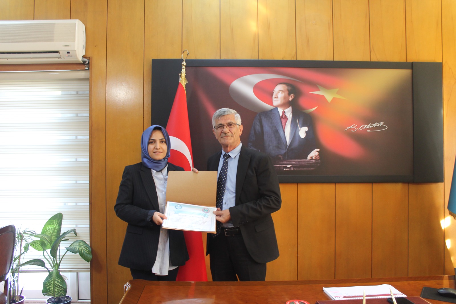 Gülistan Devlet Üniversitesi'nden Gelen Misafirlerimize Belge Takdimi 4