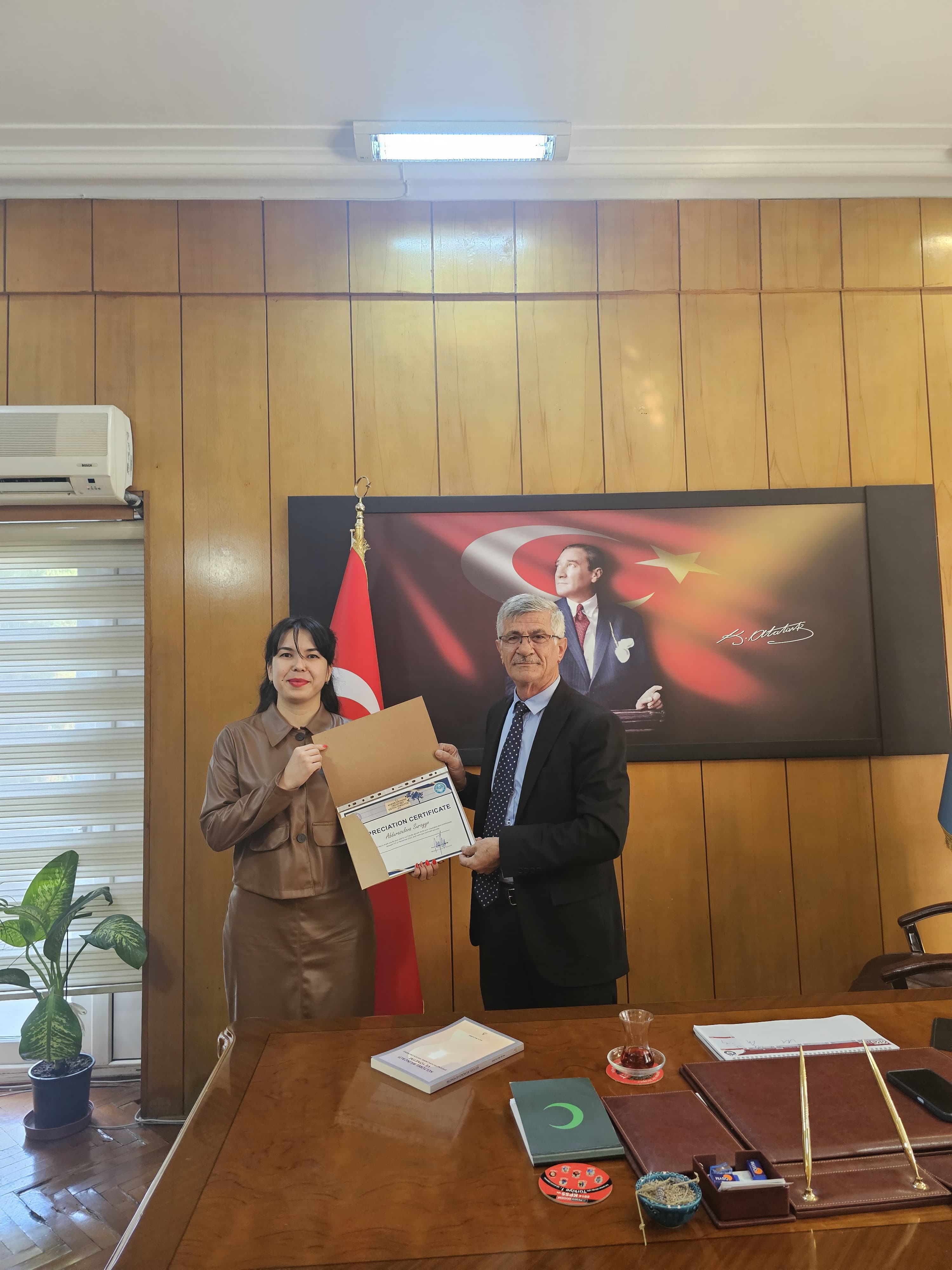 Gülistan Devlet Üniversitesi'nden Gelen Misafirlerimize Belge Takdimi 1