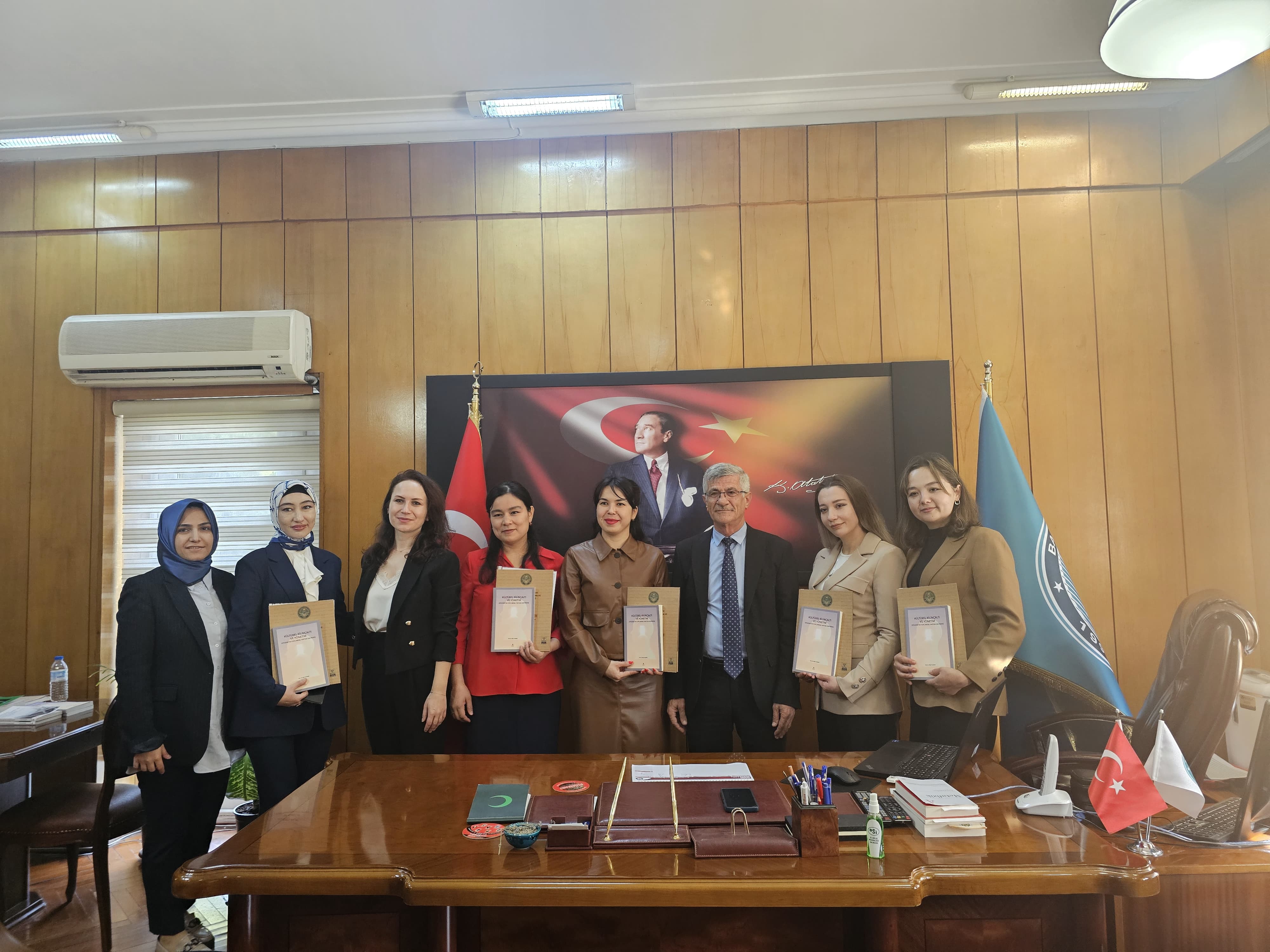 Gülistan Devlet Üniversitesi'nden Gelen Misafirlerimize Belge Takdimi