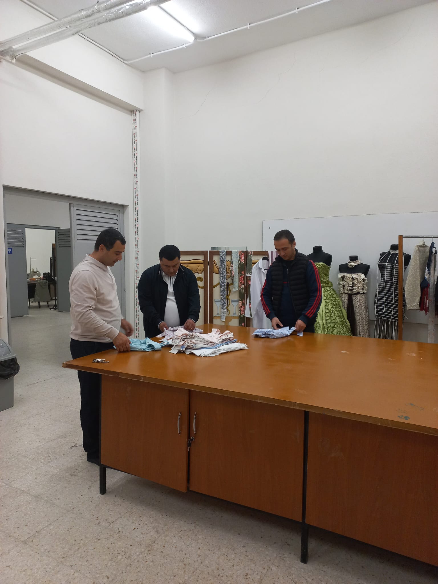 ÖZBEKİSTAN NAMANGAN DEVLET TEKNİK  ÜNİVERSİTESİ AKADEMİSYENLERİNDEN TEKSTİL TEKNOLOJİSİ PROGRAMINA ZİYARET 4