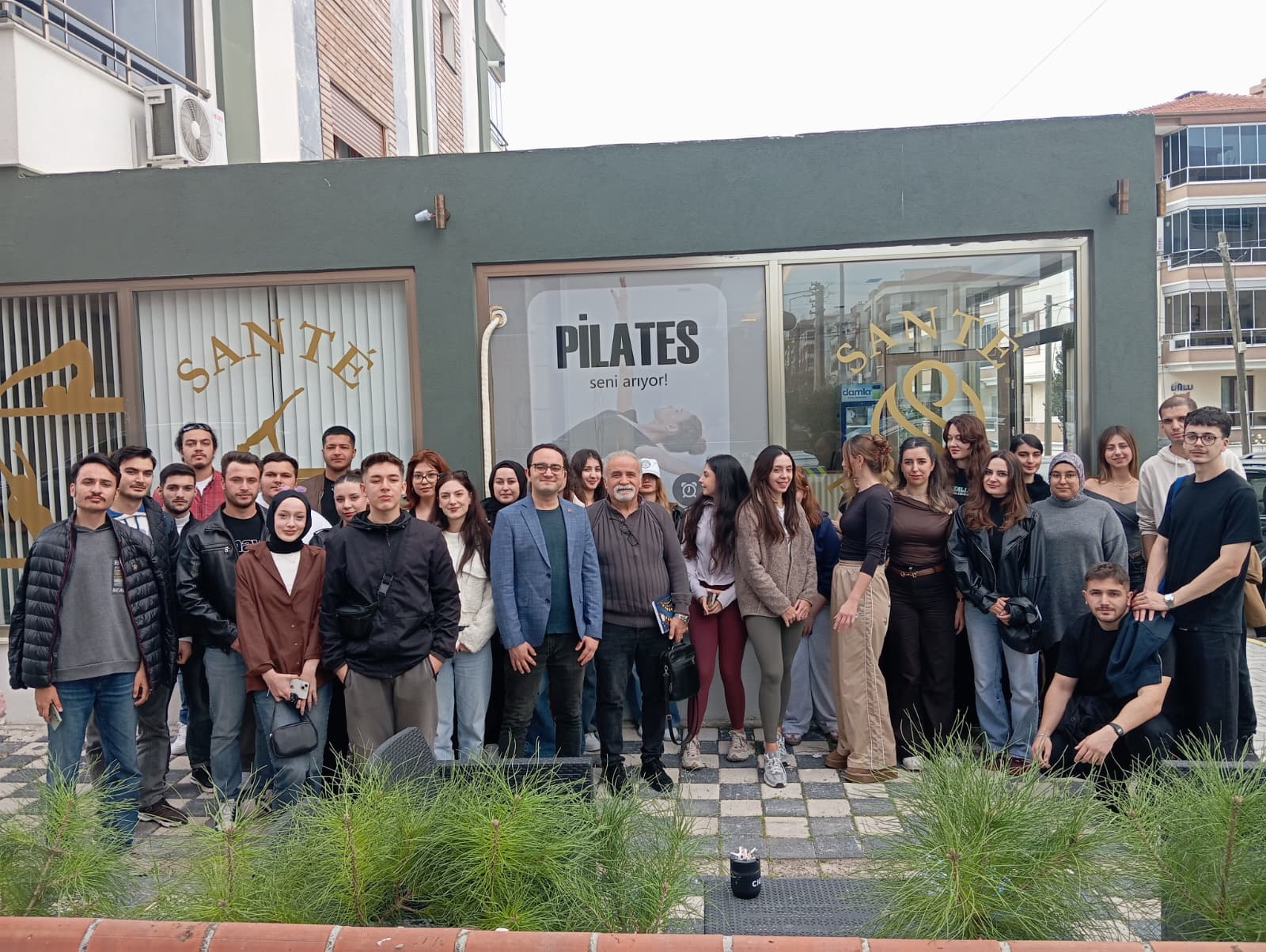 Bölüm Öğrencileriyle Pilates Salonu ve Sanat Merkezi İşletme İnceleme Gezileri Yapıldı 1