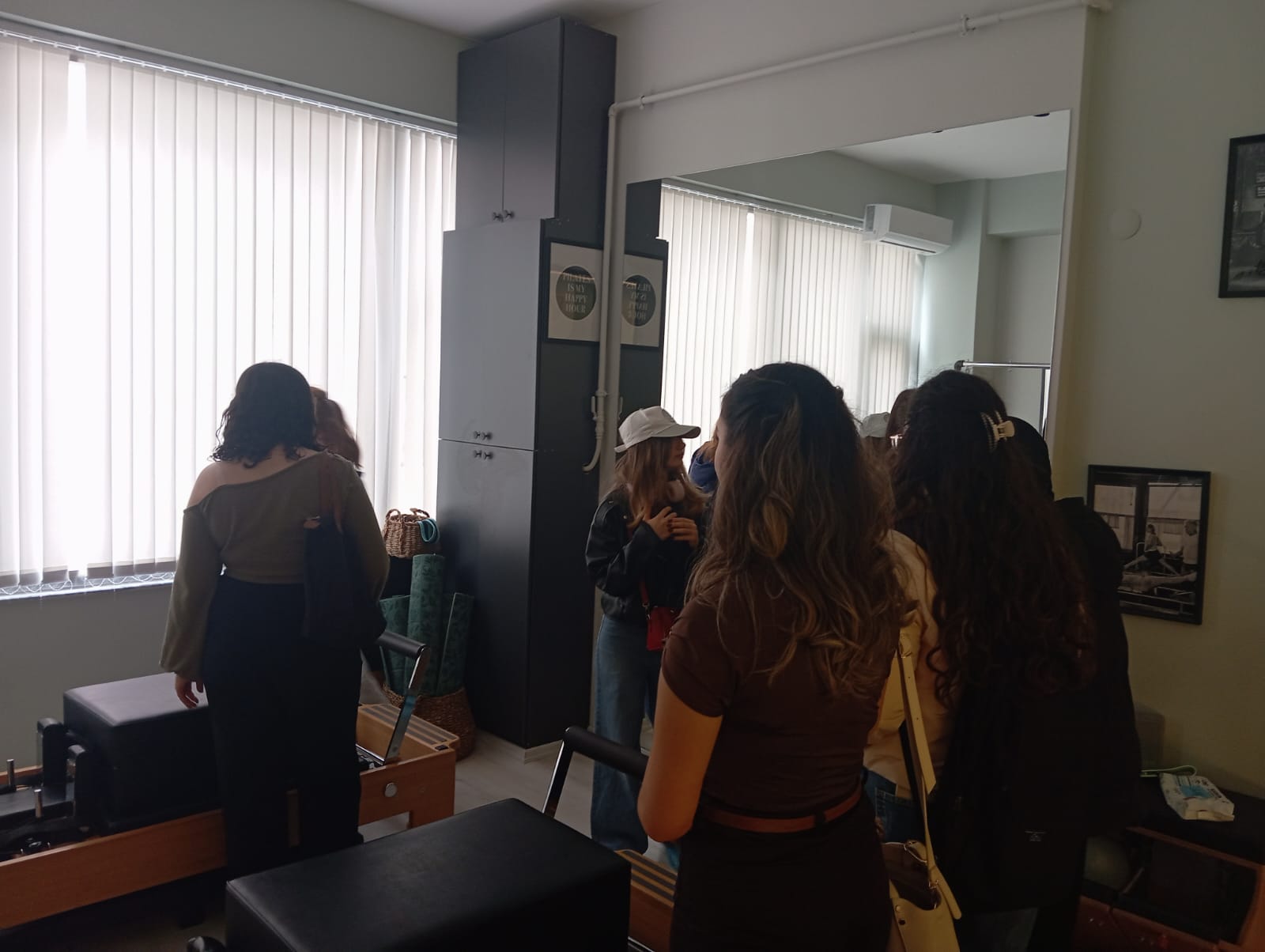 Bölüm Öğrencileriyle Pilates Salonu ve Sanat Merkezi İşletme İnceleme Gezileri Yapıldı 7