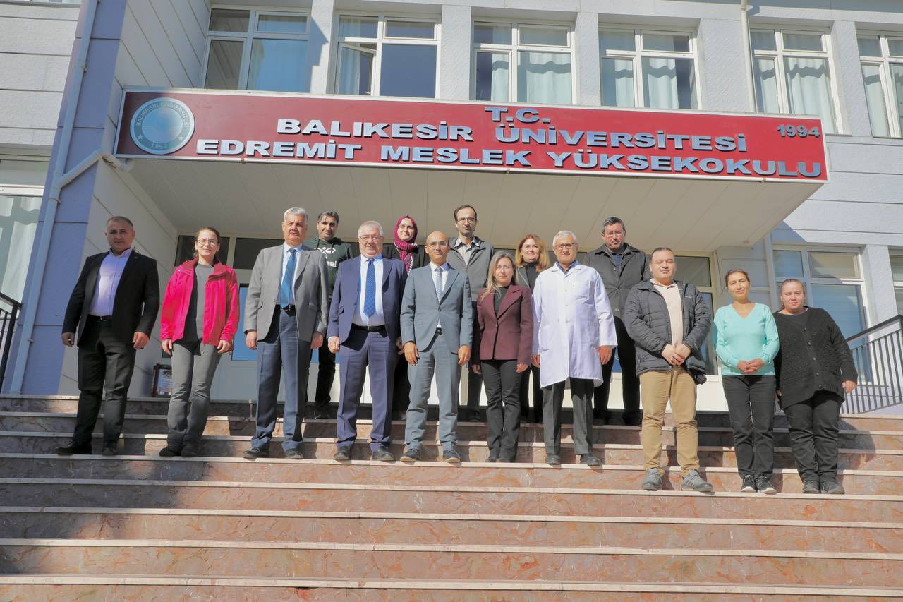 Edremit Mayor Mehmet ERTAŞ Visited Our Vocational School on November 24th Teachers Day