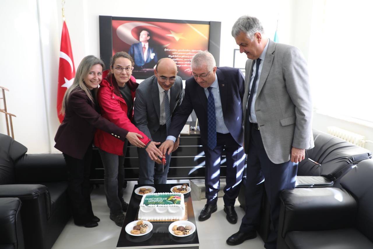 Edremit Mayor Mehmet ERTAŞ Visited Our Vocational School on November 24th Teachers Day 2