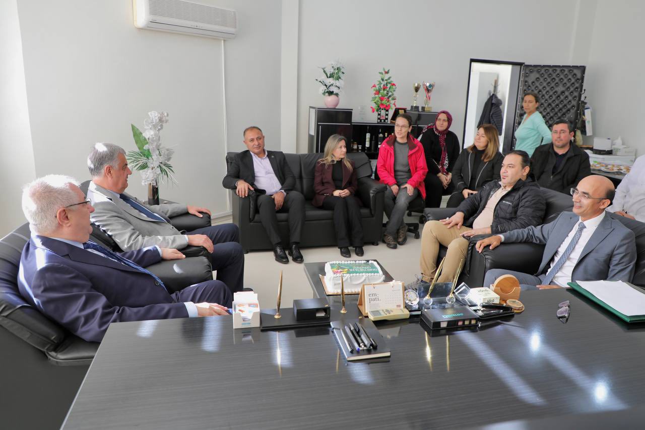 Edremit Mayor Mehmet ERTAŞ Visited Our Vocational School on November 24th Teachers Day 4
