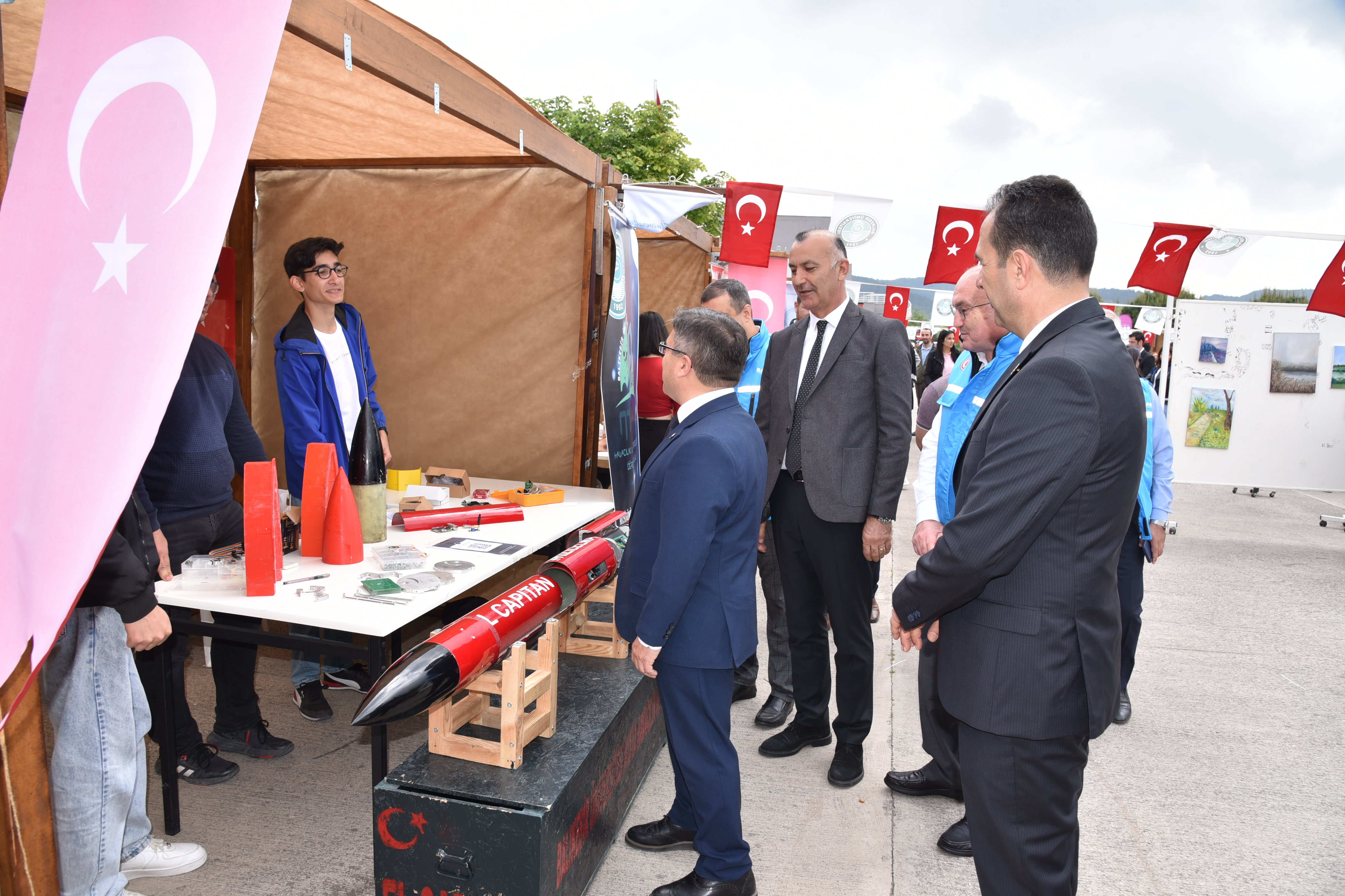 Balıkesir Üniversitesinde Gençlik Haftası Bilim, Kültür, Sanat ve Spor Etkinlikleri Gerçekleştirdi 5