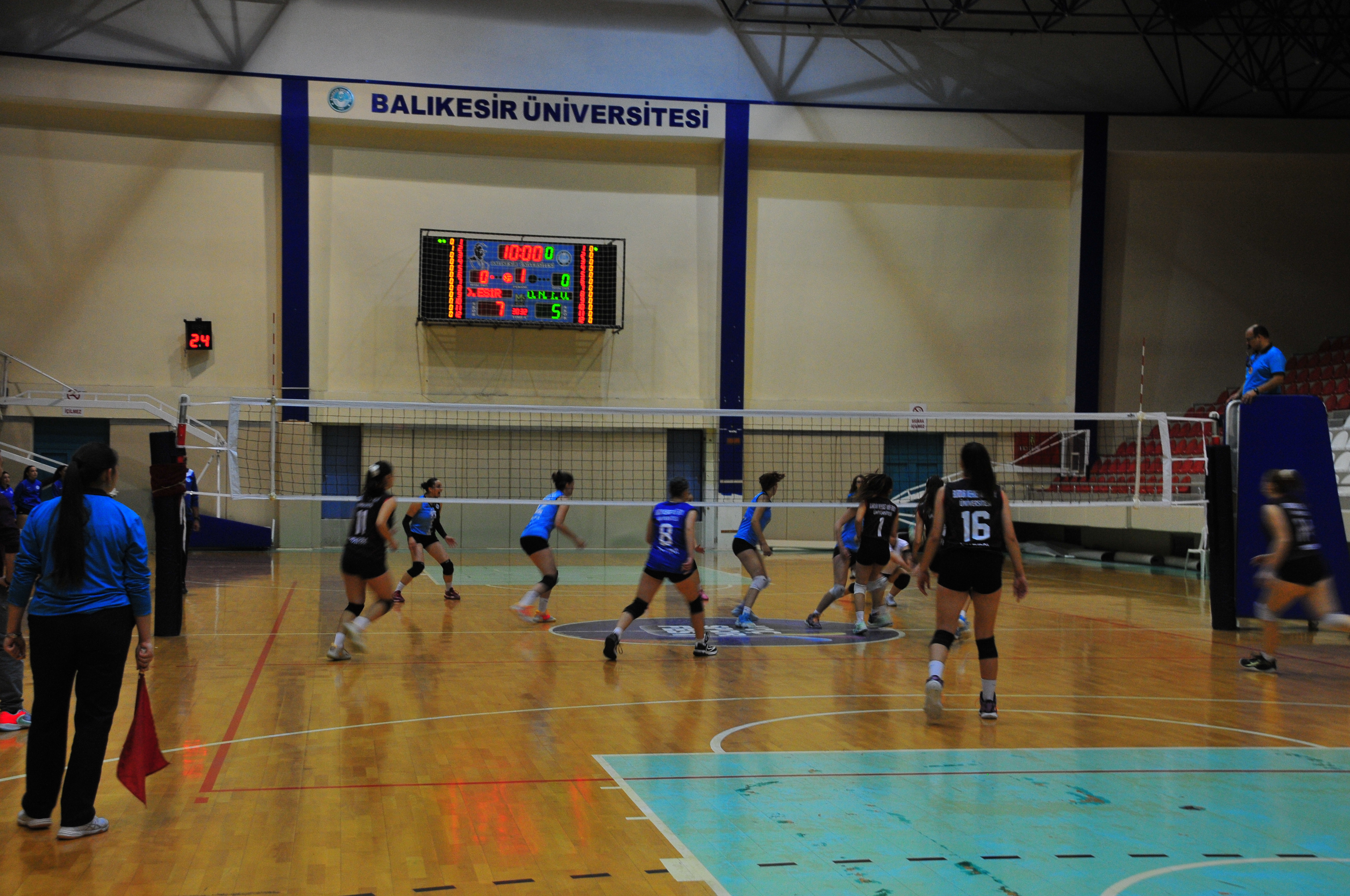Balıkesir Üniversitesi Ev Sahipliğinde Üniversiteler Arası Voleybol Grup Müsabakaları Heyecanı 4