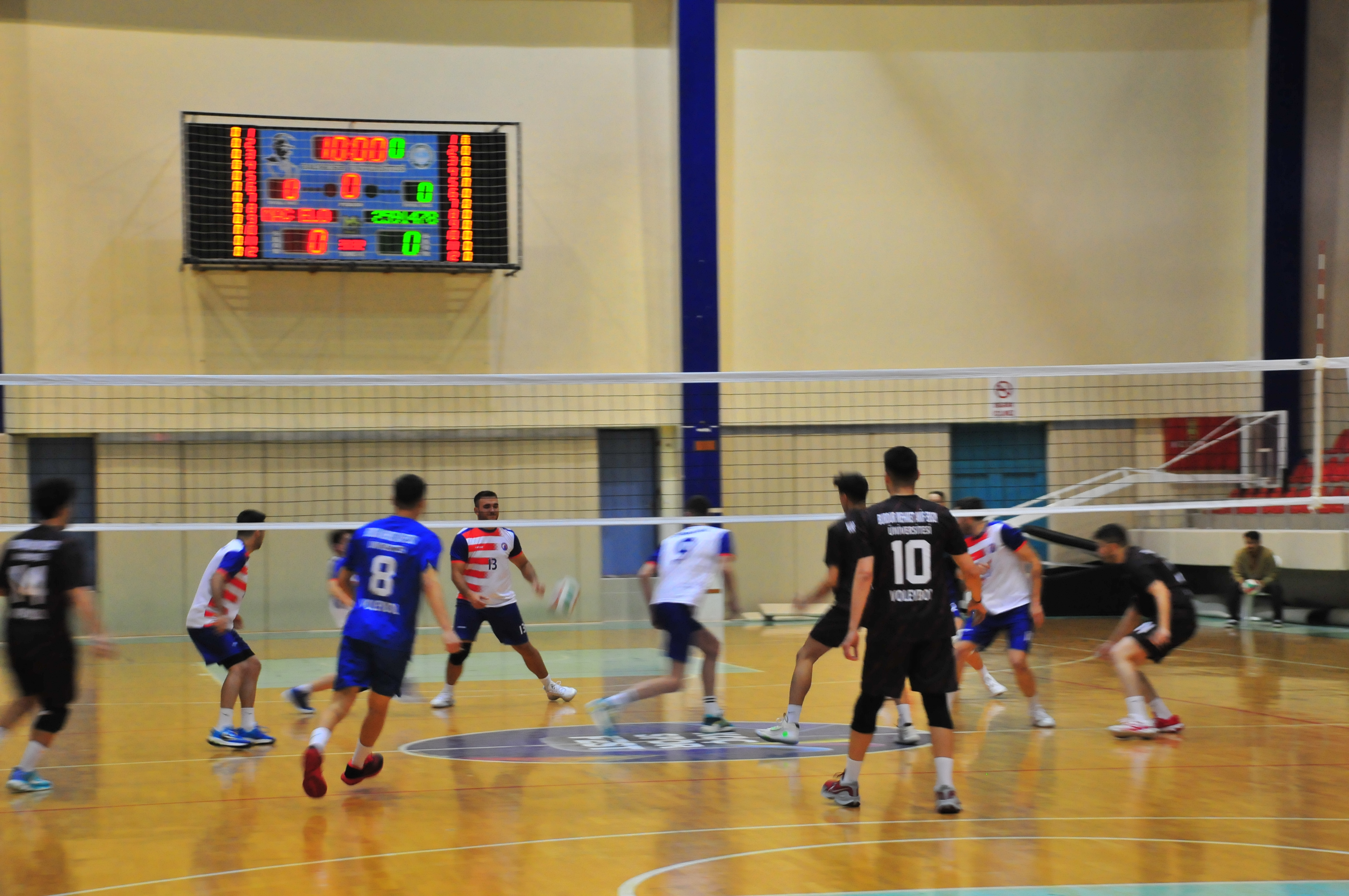 Balıkesir Üniversitesi Ev Sahipliğinde Üniversiteler Arası Voleybol Grup Müsabakaları Heyecanı 9