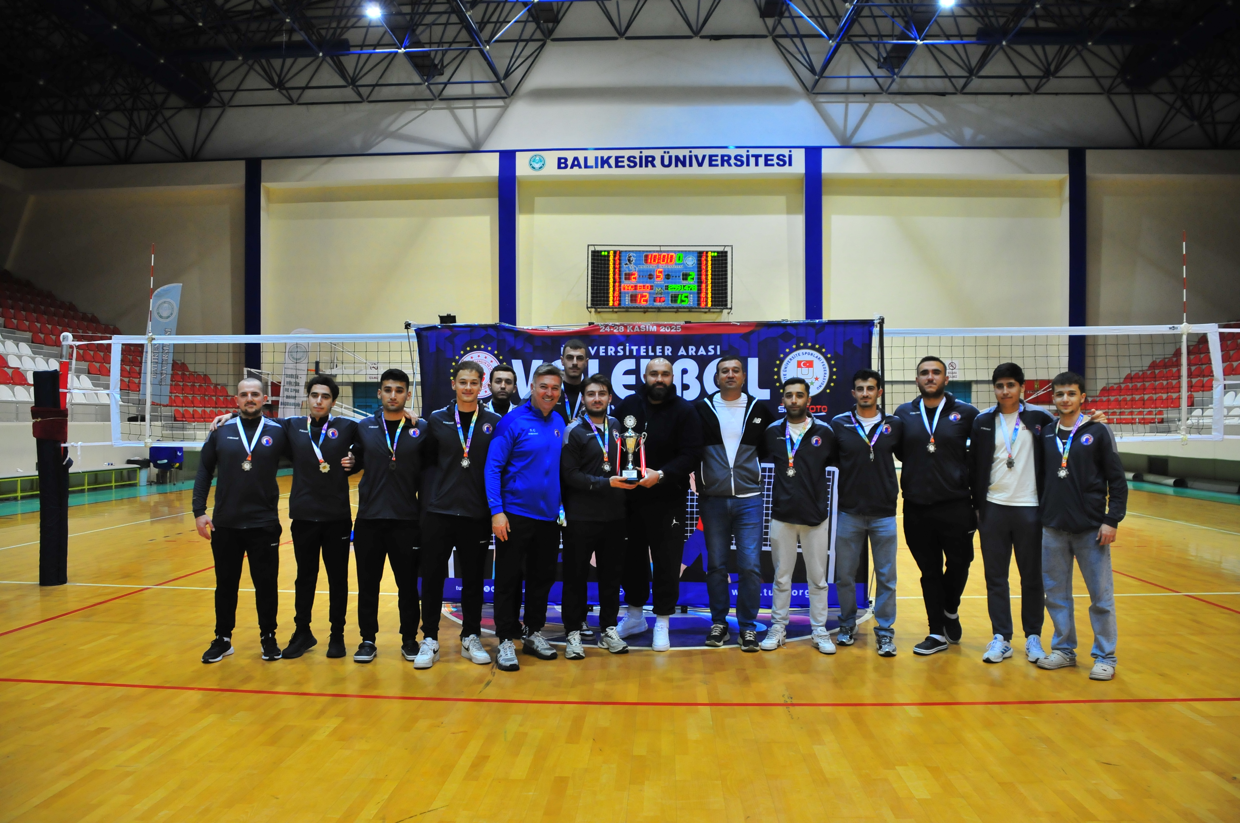 Spor Dostu Kampüs BAUN Kadın Voleybol Takımından Büyük Başarı Ünilig de Birincilik Kupası 8