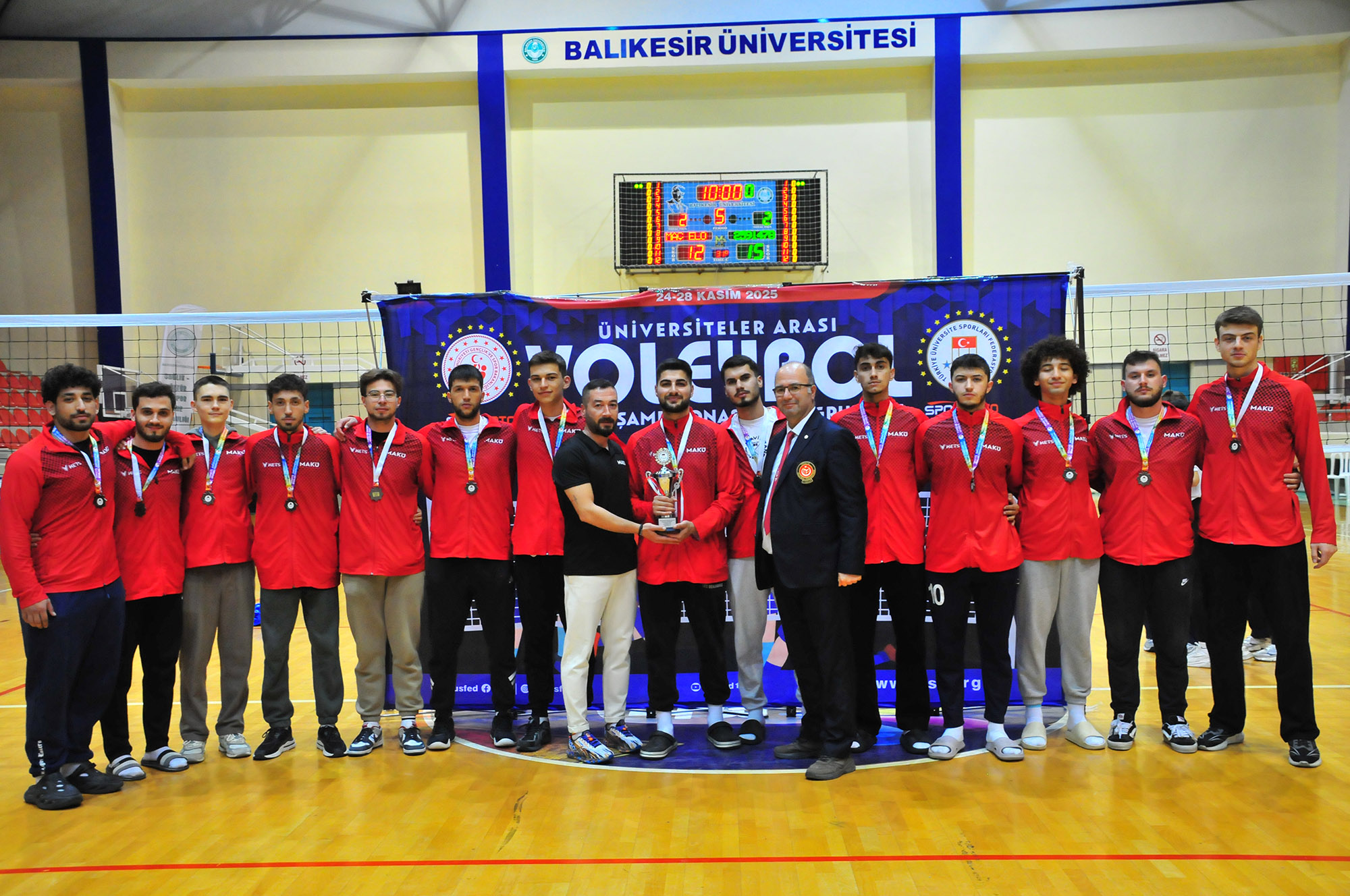 Spor Dostu Kampüs BAÜN’de Kadın Voleybol Takımından Büyük Başarı: Ünilig’de Birincilik Kupası 6