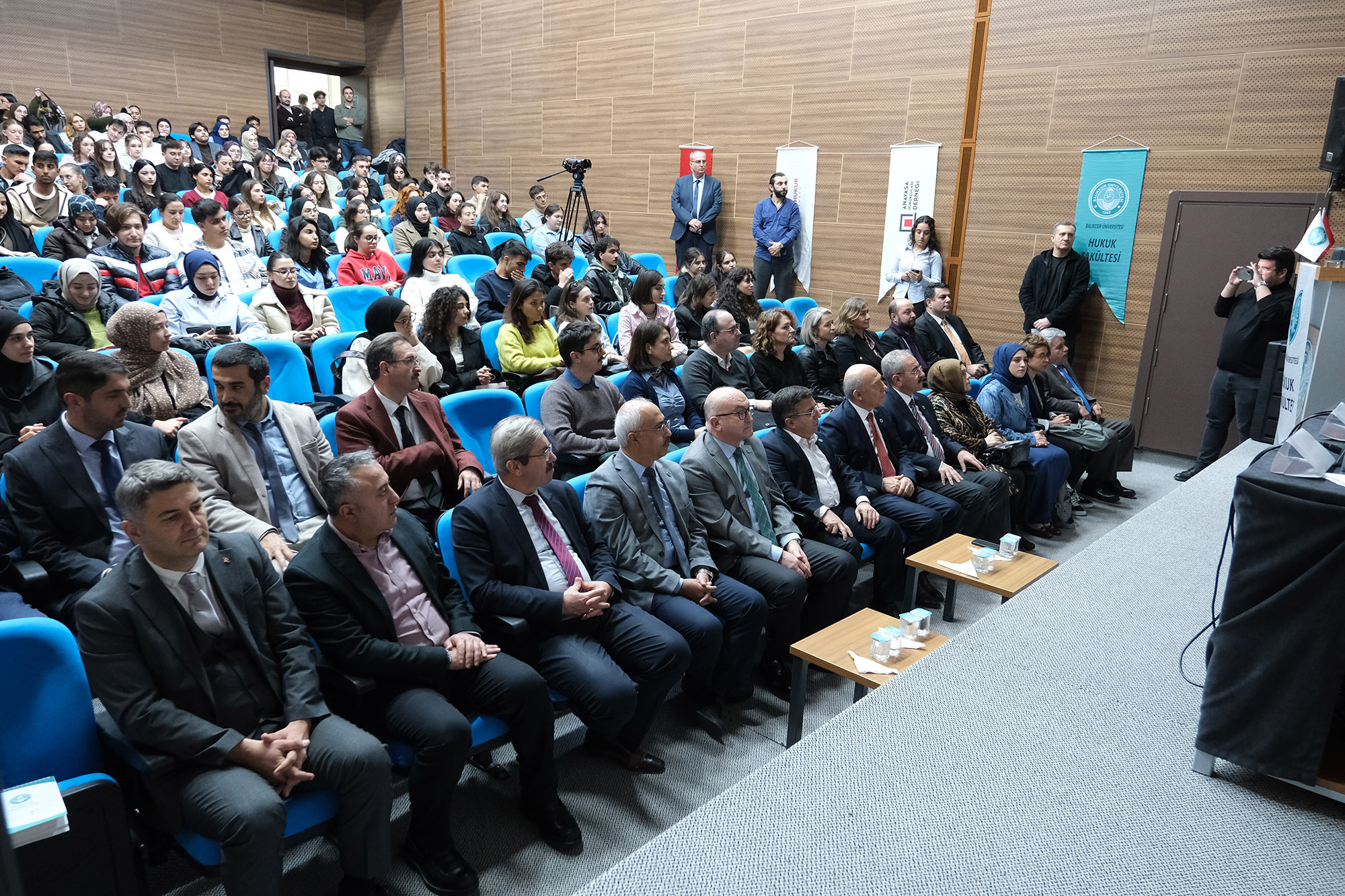 BAÜN’den Uluslararası Hukuka Önemli Katkı: Savaş ve Çatışma Konferansı Gerçekleştirildi 8