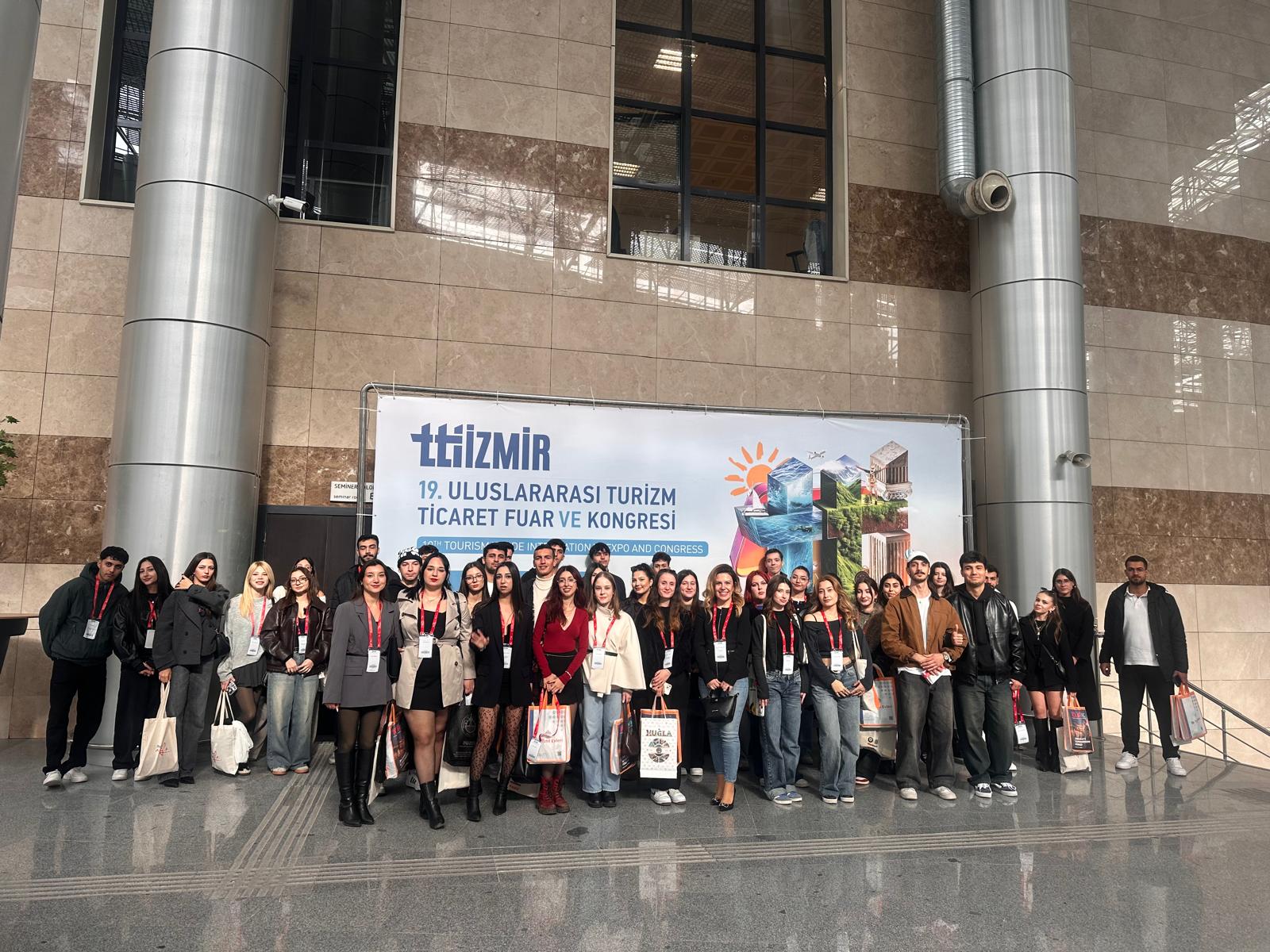 Meslek Yüksekokulumuz öğrencileri TTI İzmir Uluslararası Turizm ve Ticaret Fuarında Sektör Temsilcileri ile Bir Araya Geldi. 8