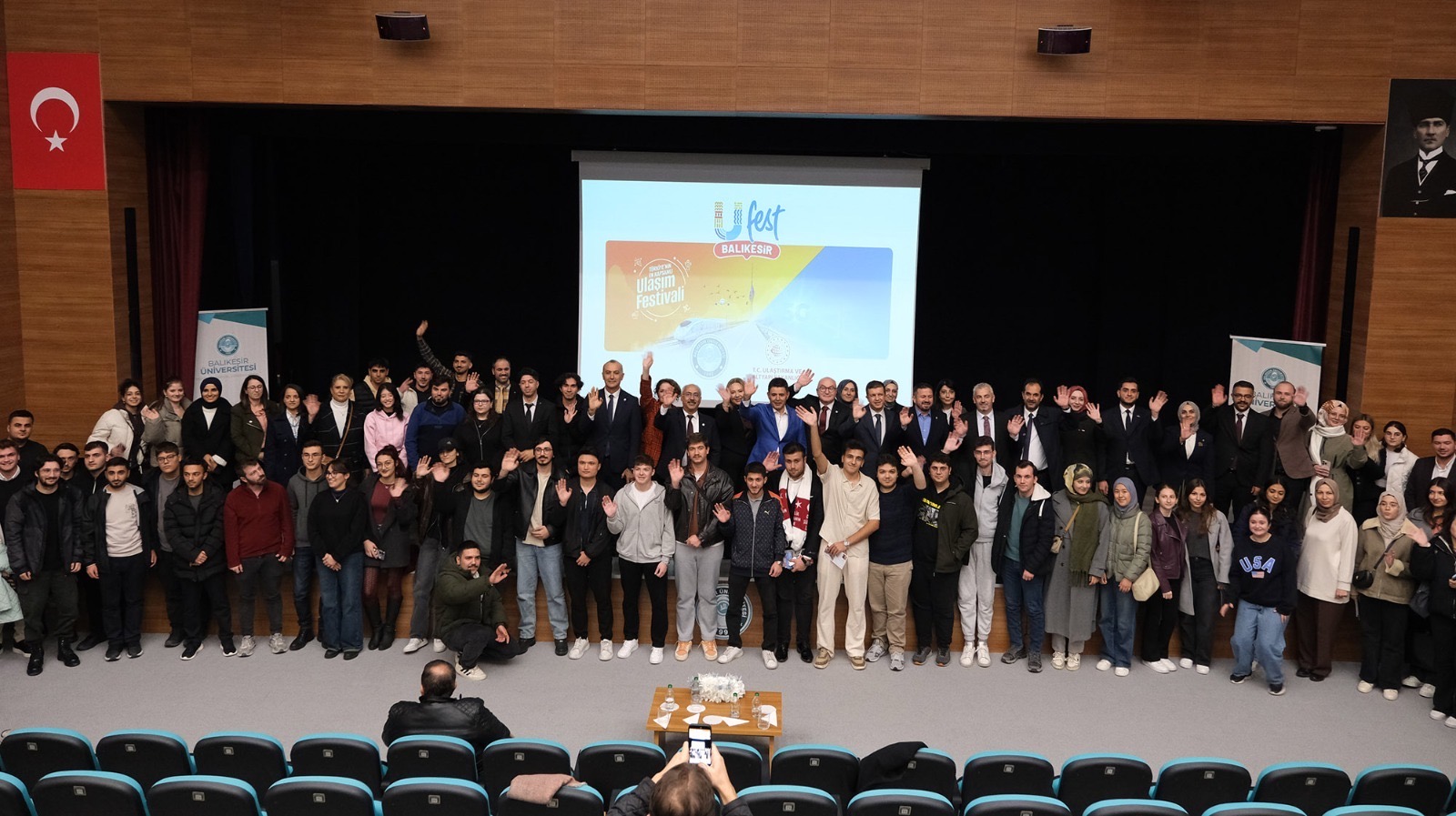 Ulaştırma ve Altyapı Bakan Yardımcısı Osman Boyraz Coşkuyla Gerçekleştirilen UFEST Balıkesir'de BAÜN’lü Öğrencilerle Buluştu