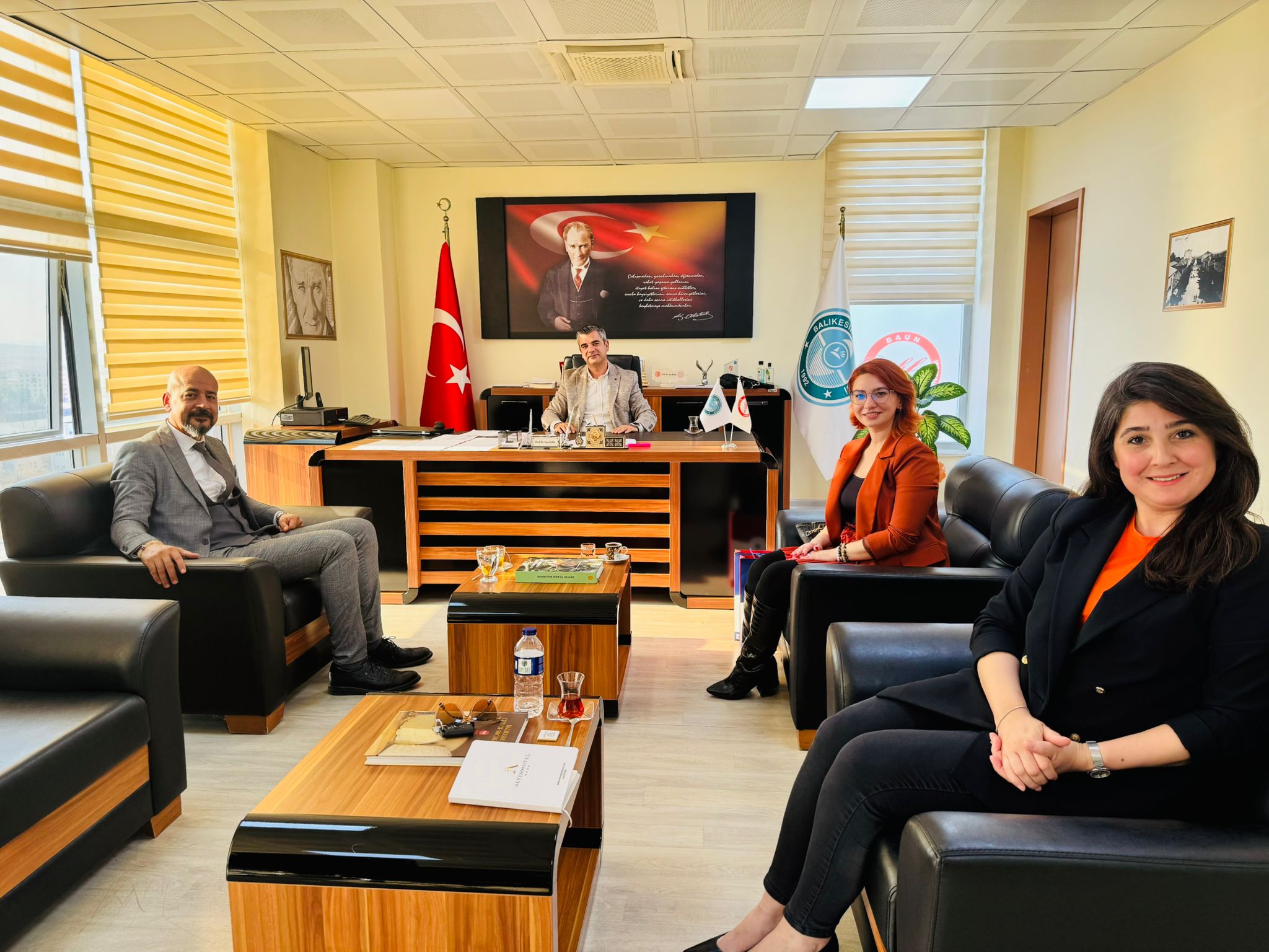 A meeting was held between BAUN KAGEM and American LIFE Foreign Language Courses to discuss collaboration.
