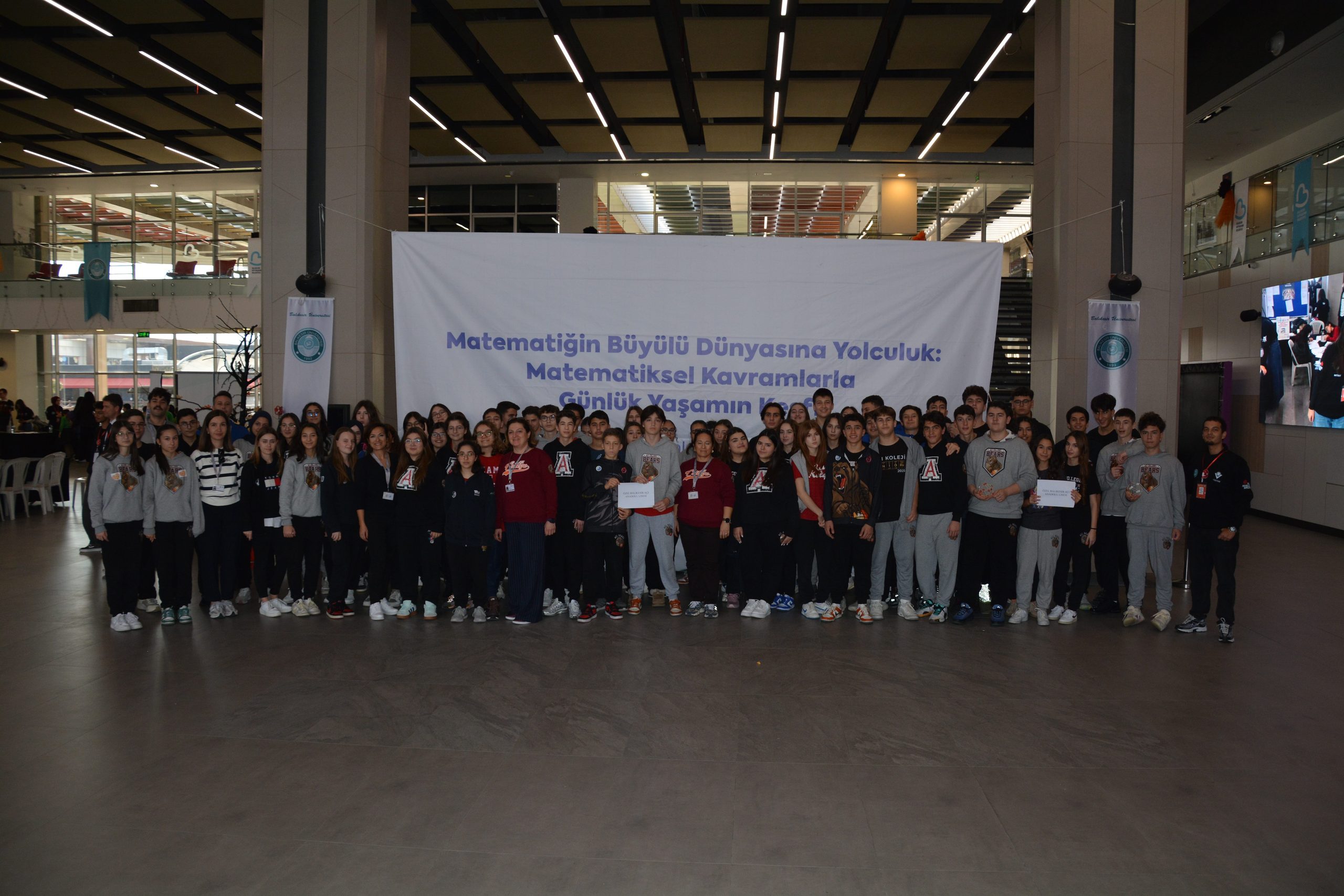 Matematiğin Büyülü Dünyasına Yolculuk Bilim Şenliği 6 Binin Üzerinde Katılımcıyla Büyük Coşkuyla Gerçekleşti 46