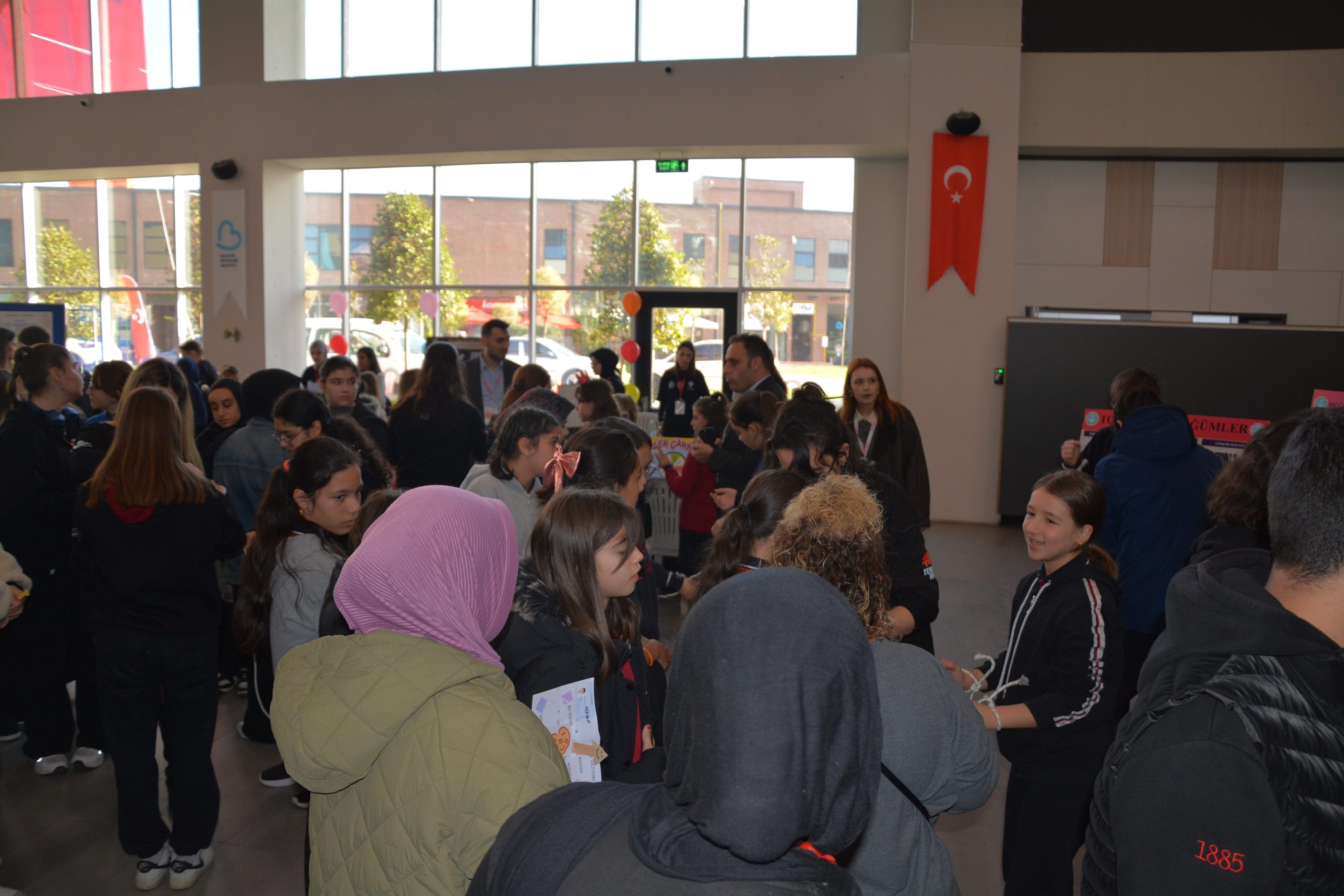 Matematiğin Büyülü Dünyasına Yolculuk Bilim Şenliği 6 Binin Üzerinde Katılımcıyla Büyük Coşkuyla Gerçekleşti 77