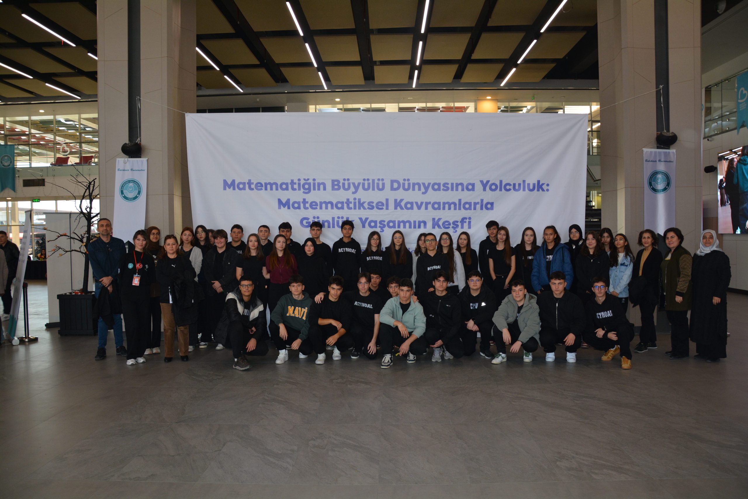 Matematiğin Büyülü Dünyasına Yolculuk Bilim Şenliği 6 Binin Üzerinde Katılımcıyla Büyük Coşkuyla Gerçekleşti 101