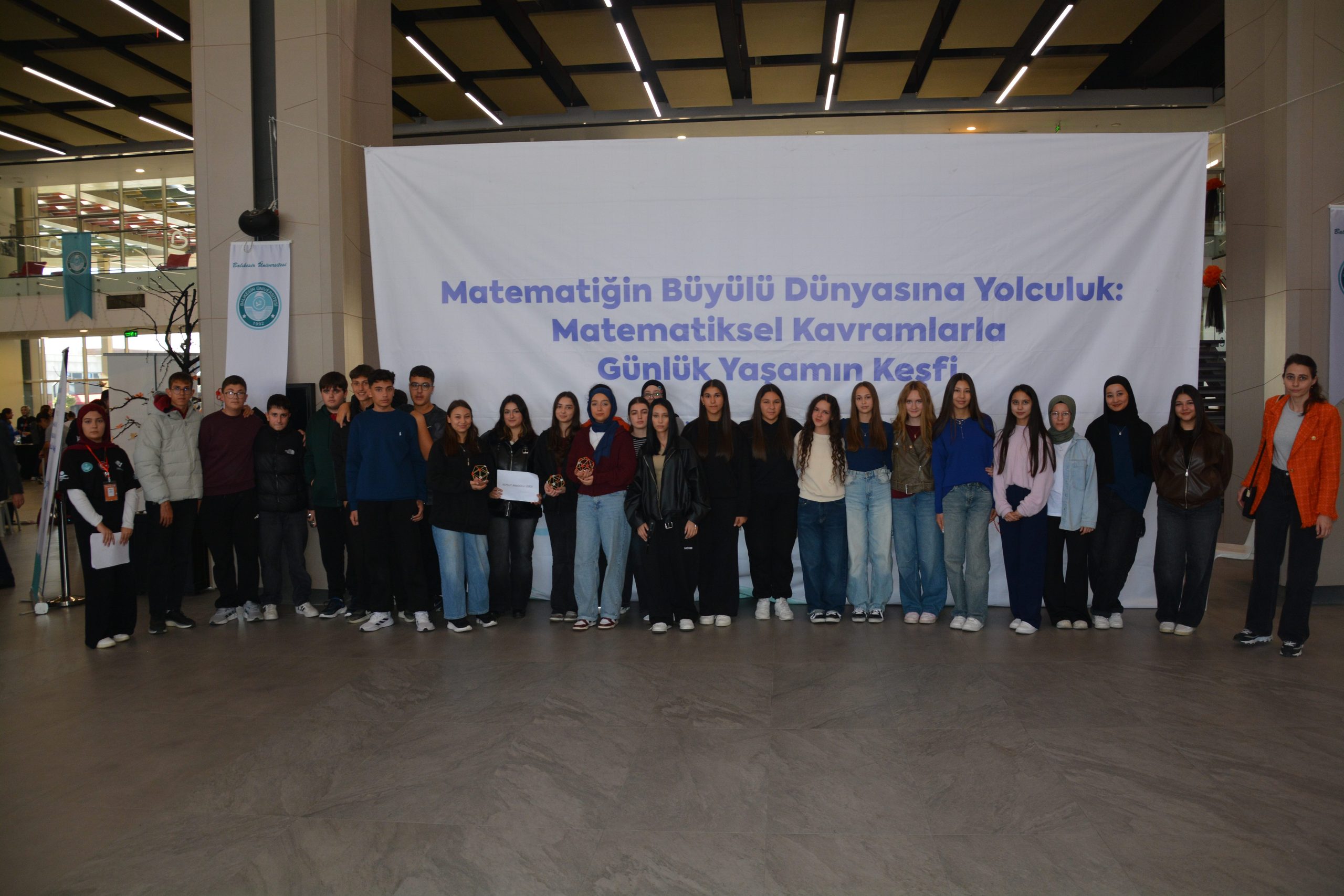 Matematiğin Büyülü Dünyasına Yolculuk Bilim Şenliği 6 Binin Üzerinde Katılımcıyla Büyük Coşkuyla Gerçekleşti 102