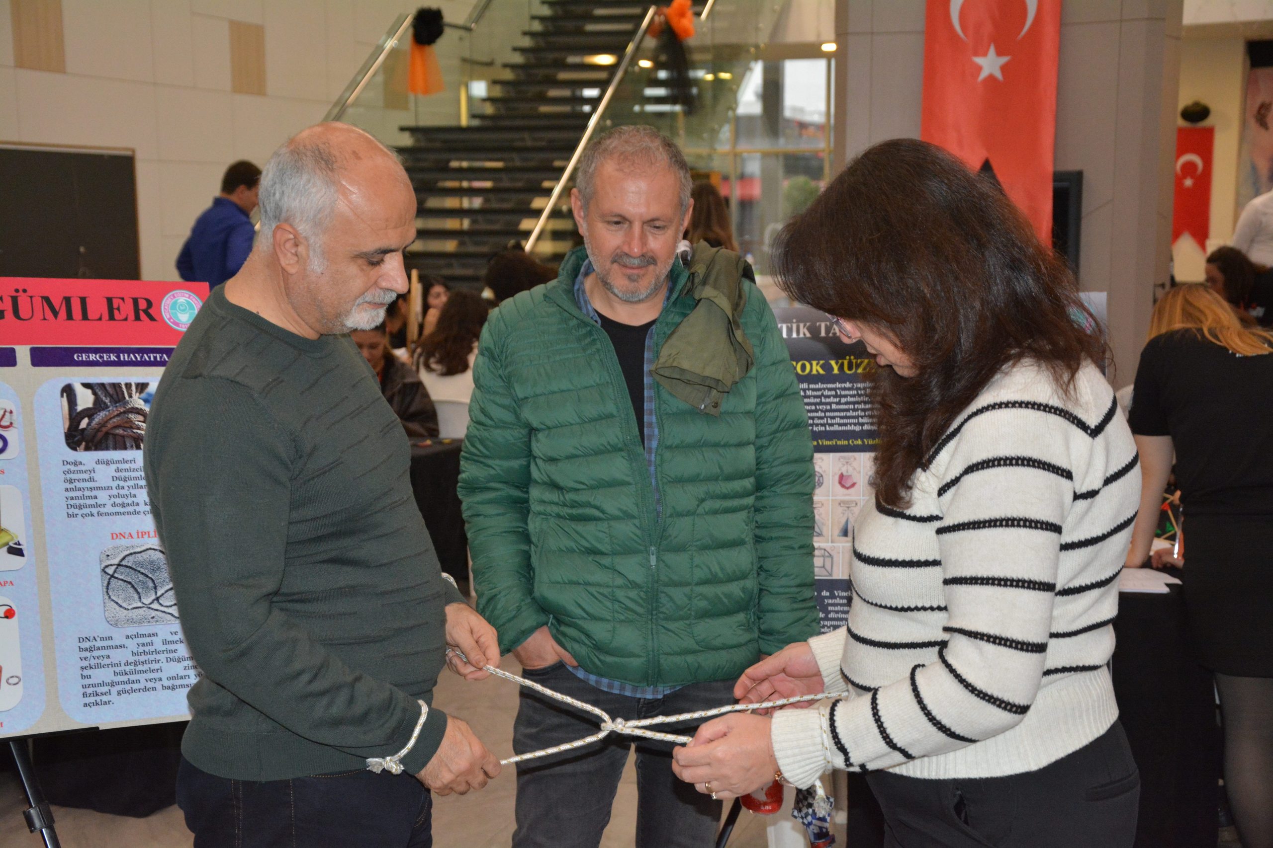 Matematiğin Büyülü Dünyasına Yolculuk Bilim Şenliği 6 Binin Üzerinde Katılımcıyla Büyük Coşkuyla Gerçekleşti 112