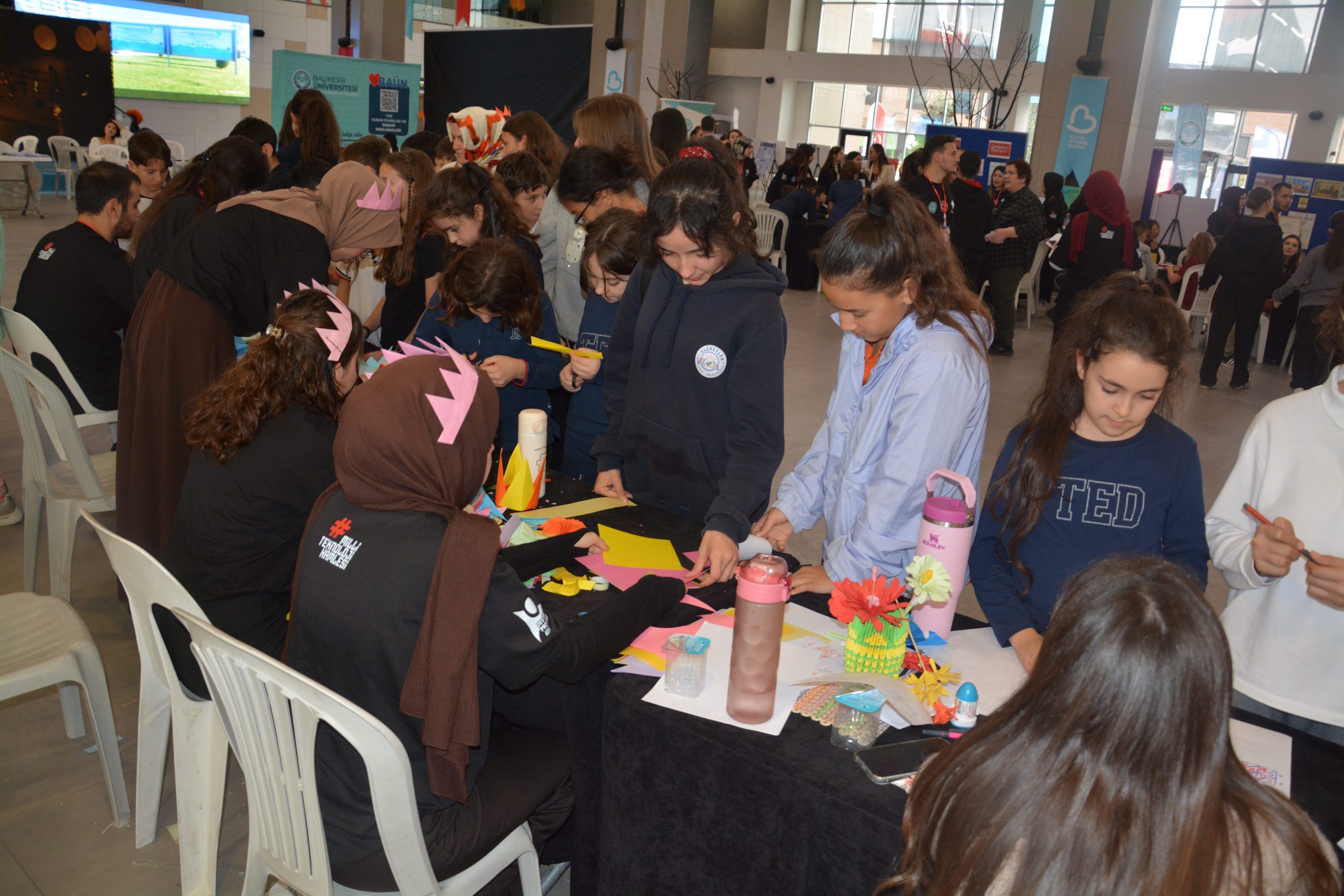 Matematiğin Büyülü Dünyasına Yolculuk Bilim Şenliği 6 Binin Üzerinde Katılımcıyla Büyük Coşkuyla Gerçekleşti 123