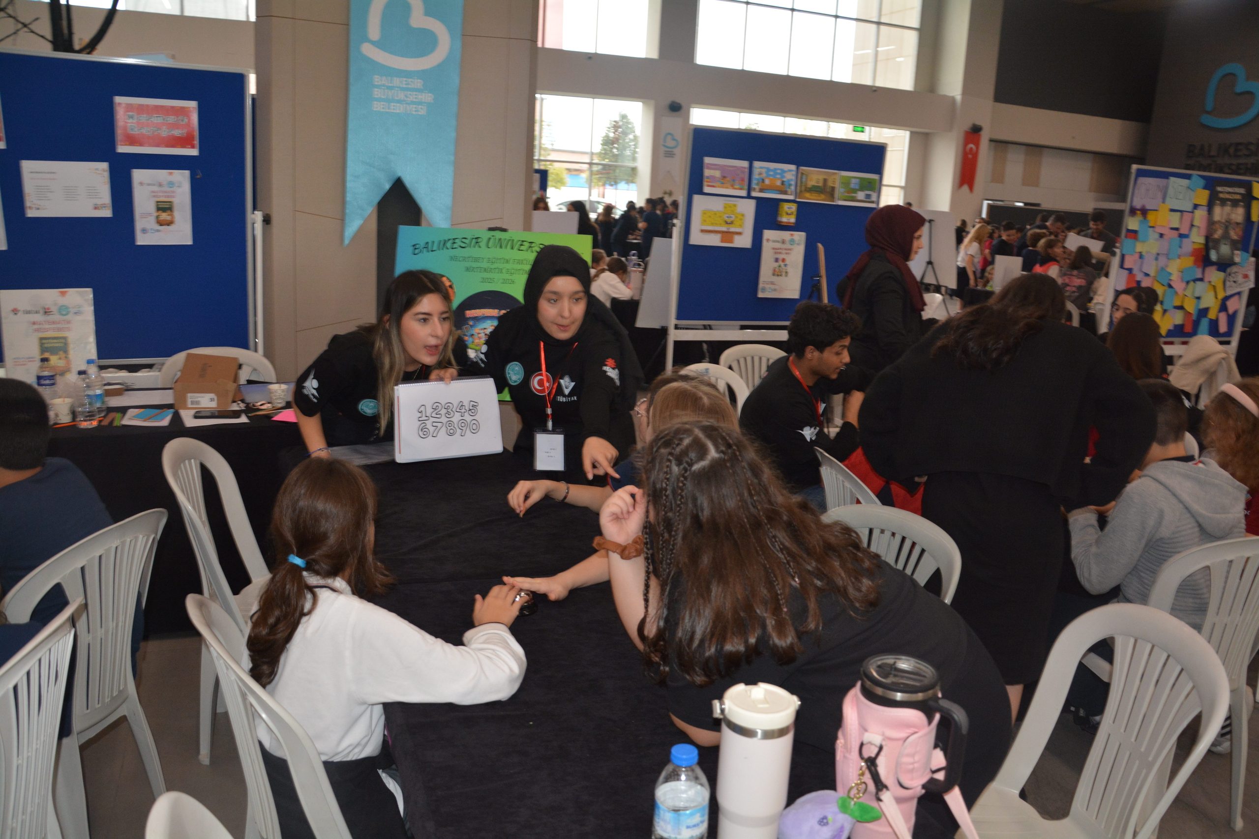 Matematiğin Büyülü Dünyasına Yolculuk Bilim Şenliği 6 Binin Üzerinde Katılımcıyla Büyük Coşkuyla Gerçekleşti 138