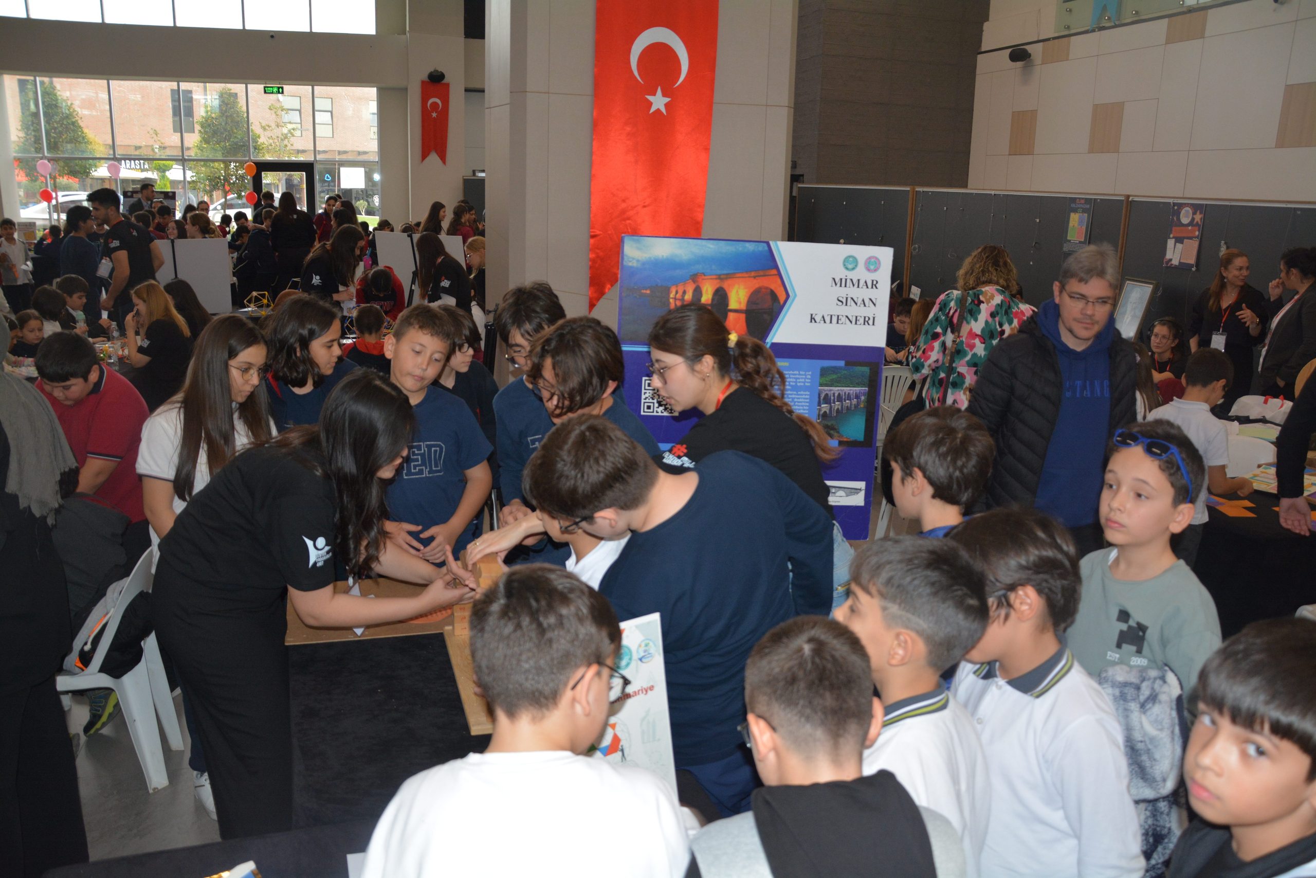 Matematiğin Büyülü Dünyasına Yolculuk Bilim Şenliği 6 Binin Üzerinde Katılımcıyla Büyük Coşkuyla Gerçekleşti 139