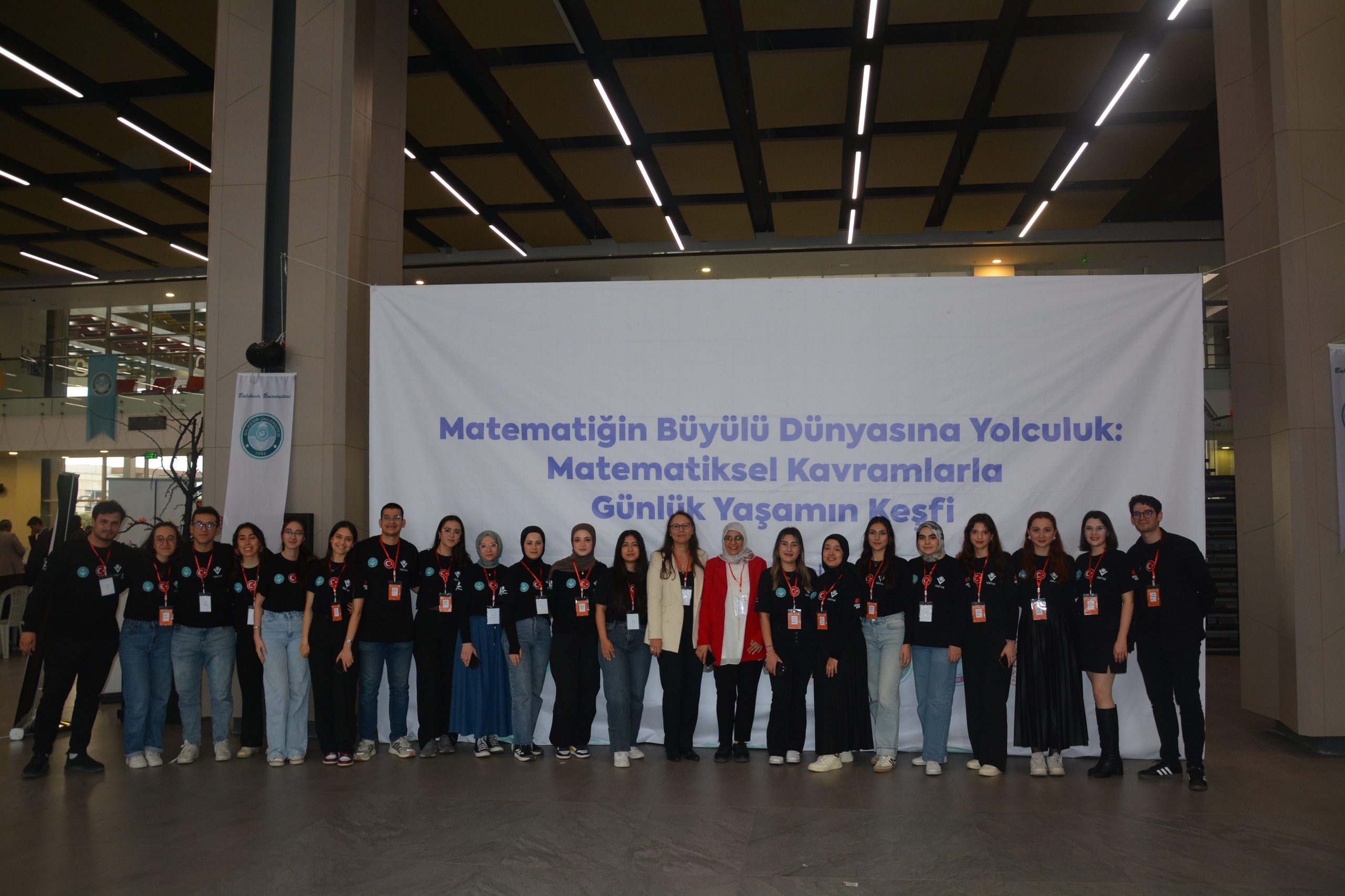 Matematiğin Büyülü Dünyasına Yolculuk Bilim Şenliği 6 Binin Üzerinde Katılımcıyla Büyük Coşkuyla Gerçekleşti 143
