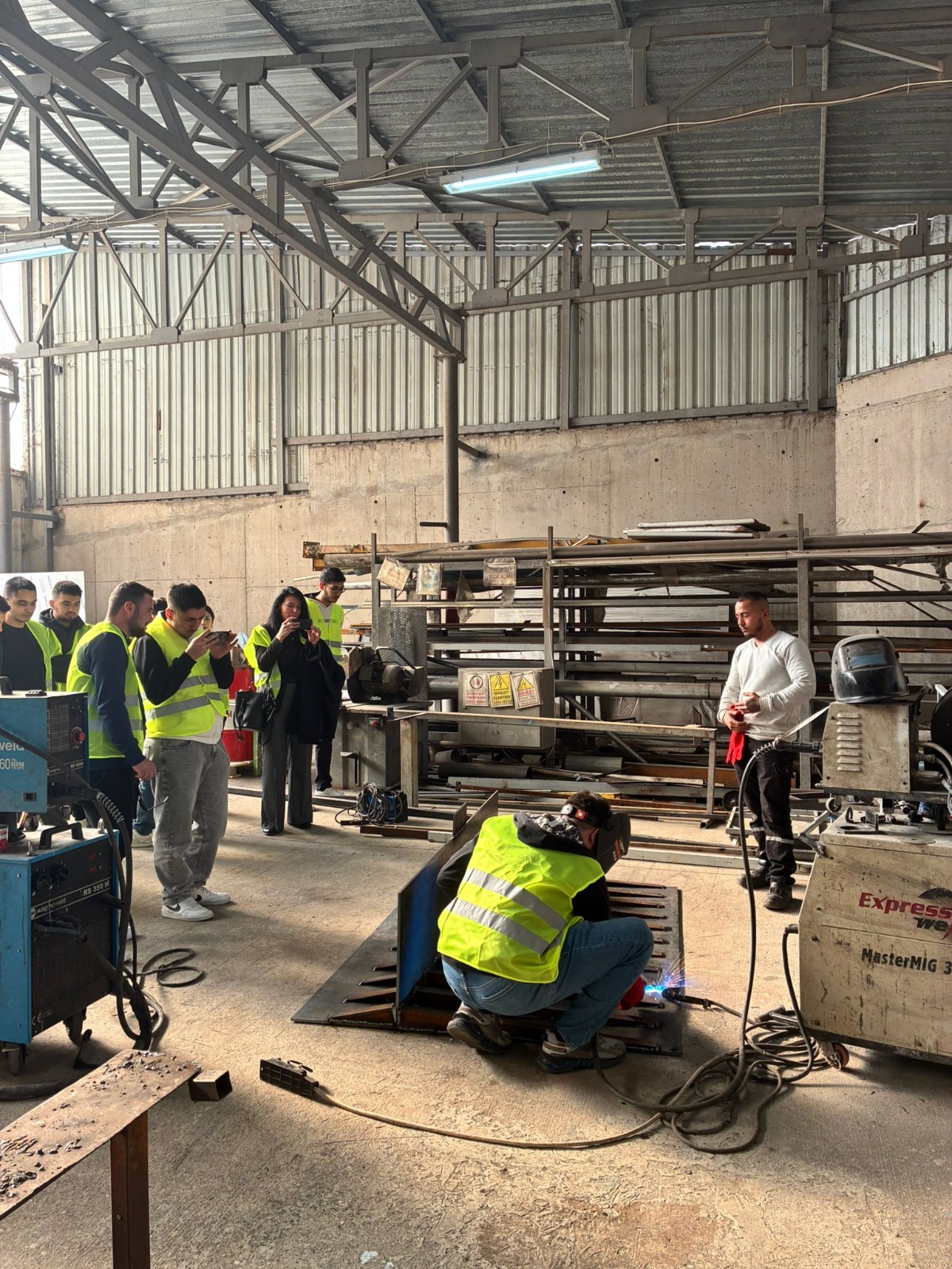 Makine ve Metal Teknolojileri Bölümü 2. Sınıf Öğrencileri ile İŞBİR SENTETİK’e Teknik Gezi Yapıldı 5