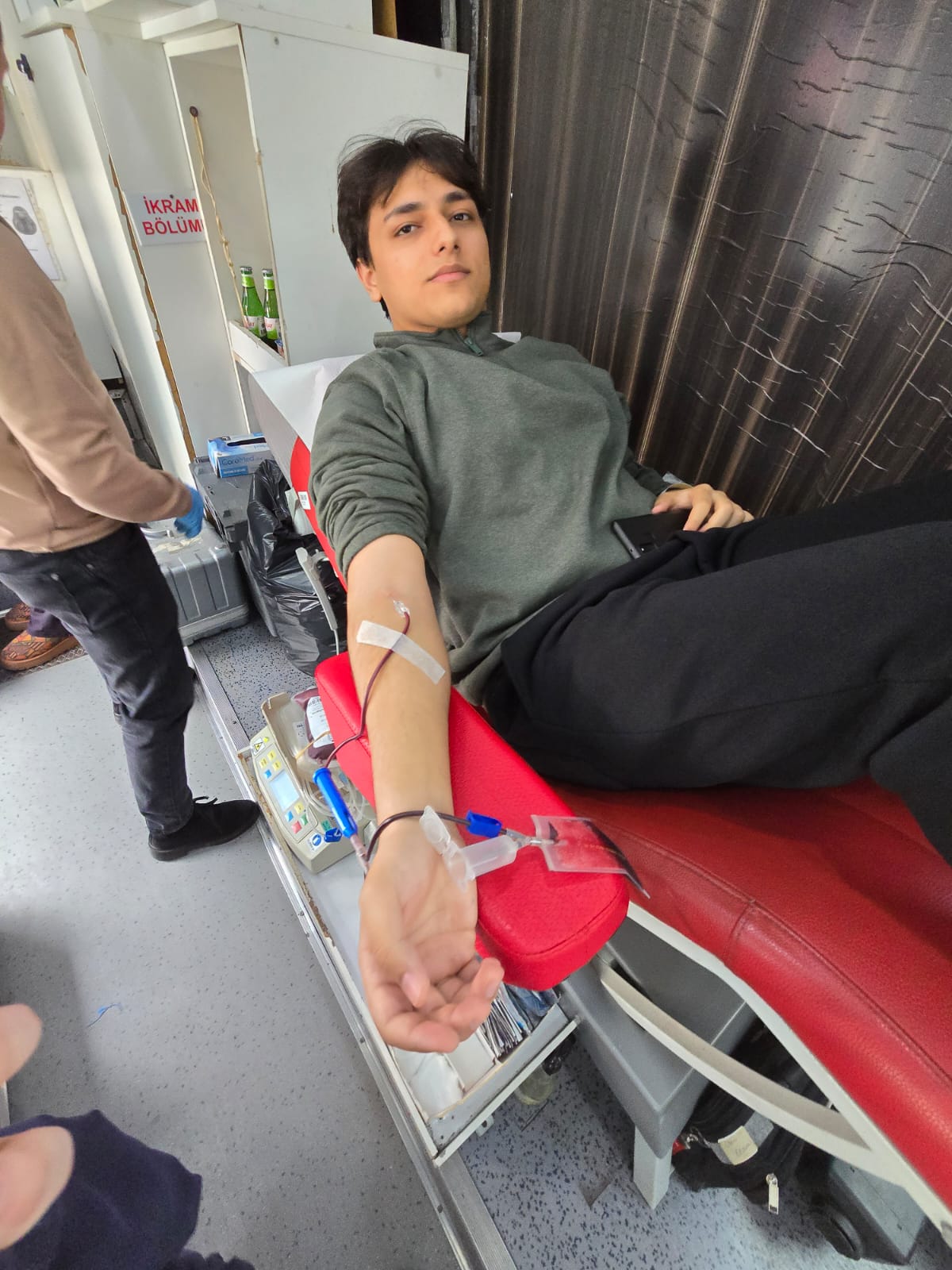 Balıkesir Üniversitesi Altınoluk MYO Öğrencilerinden Kan Ver, Can Ver Gönüllülük Çalışması 8
