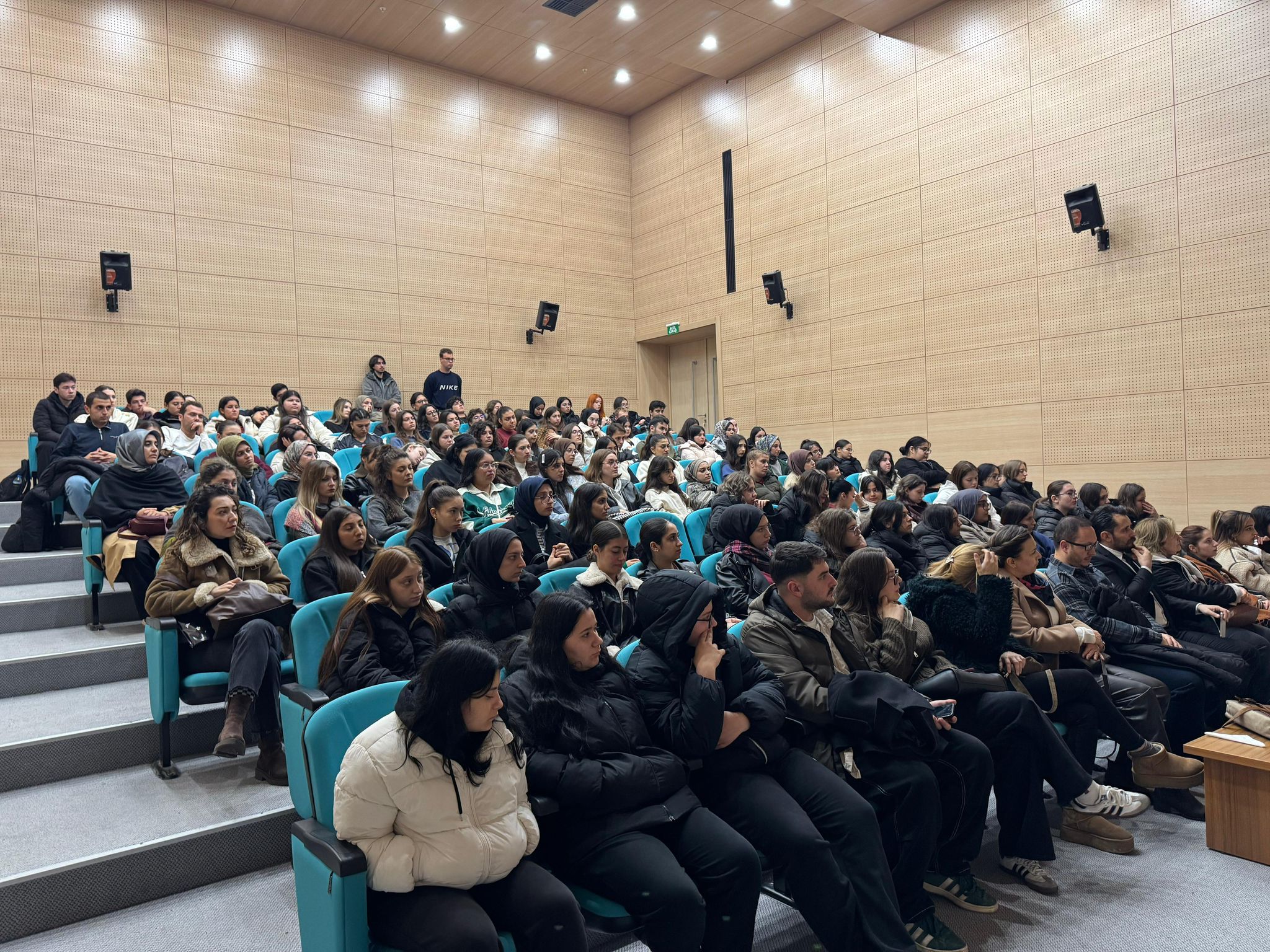 Cumhuriyette Kadın ve Aileye Sosyolojik Bakış Paneli Balıkesir Üniversitesinde Yoğun İlgi Gördü 2