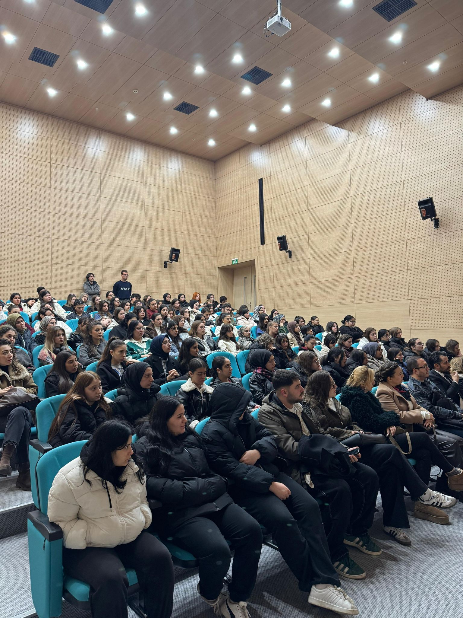 Cumhuriyette Kadın ve Aileye Sosyolojik Bakış Paneli Balıkesir Üniversitesinde Yoğun İlgi Gördü 4