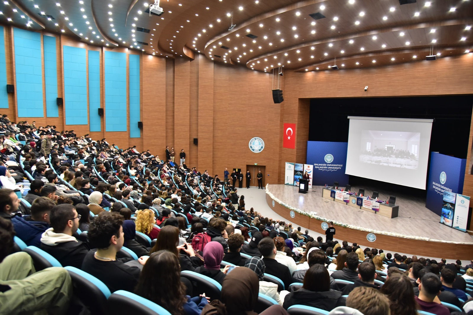 BAÜN’de Geleceğe Yön Veren Buluşma: “Geleceğini Tasarla” Paneli Yoğun İlgiyle Gerçekleştirildi 8