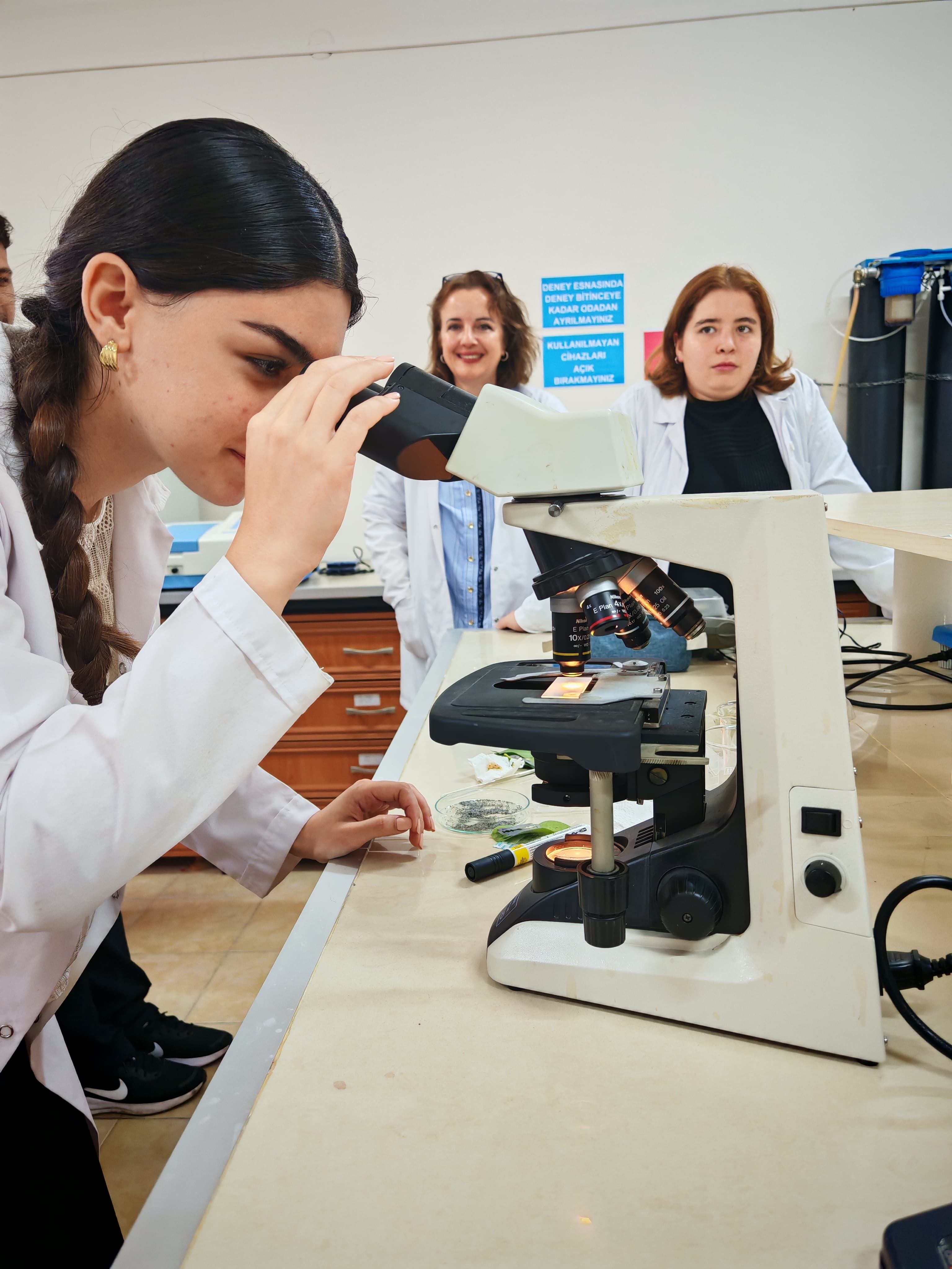 Gıda Teknolojisi ve Biyoteknoloji Dersi Uygulamasında Mikroskobik İncelemeler