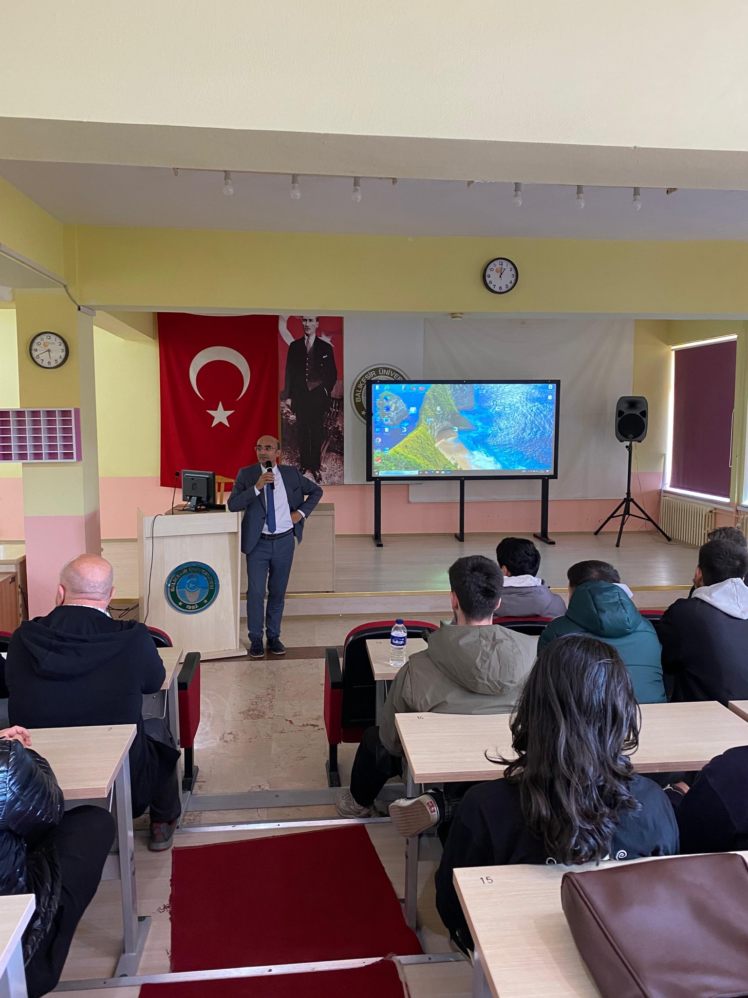 A Director-Student Meeting Was Held at Edremit Vocational School (MYO)