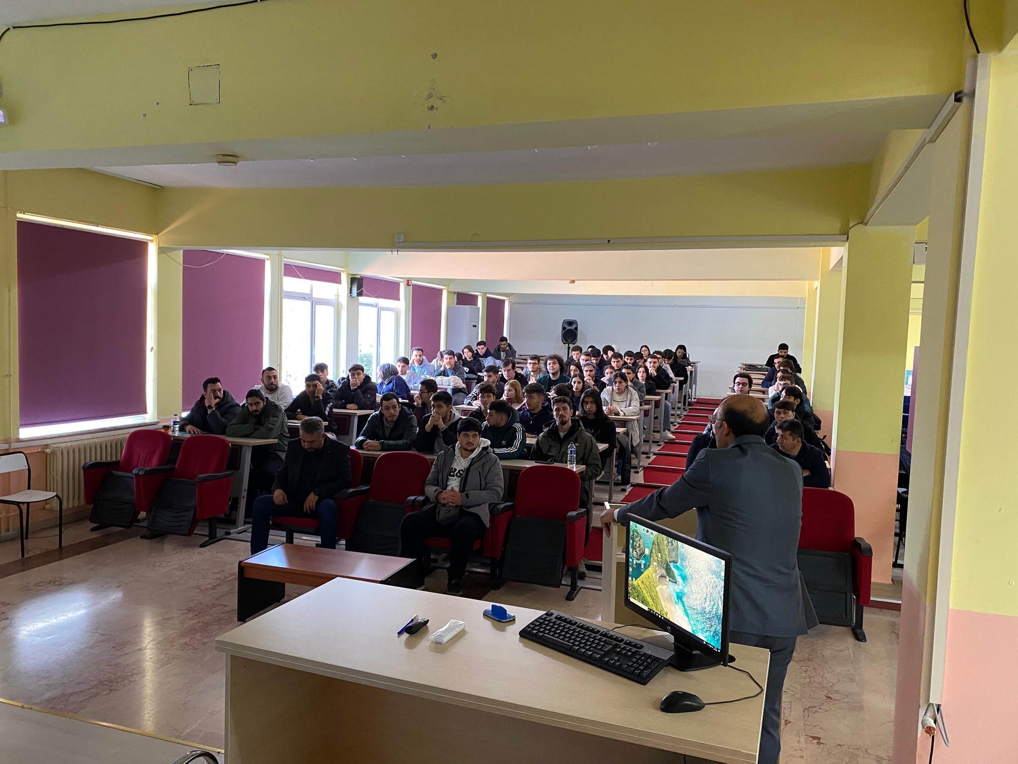 A Director-Student Meeting Was Held at Edremit Vocational School (MYO) 3