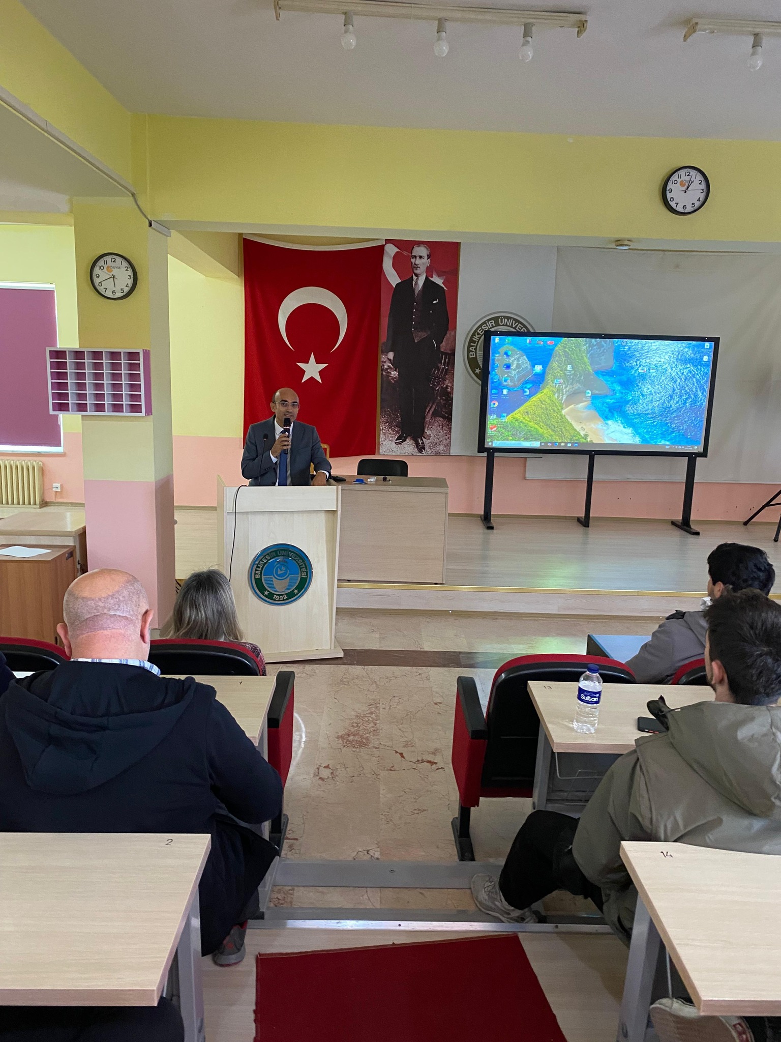 A Director-Student Meeting Was Held at Edremit Vocational School (MYO) 6