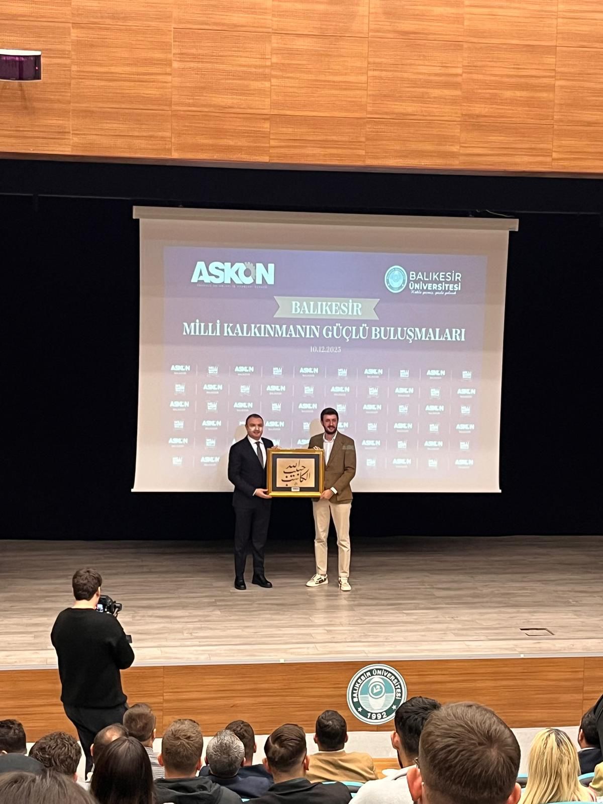 Balıkesir MYO Pazarlama Programı Öğrencileri, ASKON Balıkesir ve Balıkesir Üniversitesi İş Birliğiyle Düzenlenen “Milli Kalkınmanın Güçlü Buluşmaları” Etkinliğine Katıldı 3