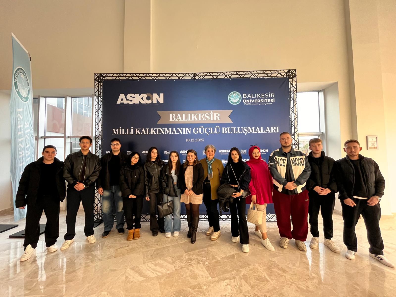 Balıkesir MYO Pazarlama Programı Öğrencileri, ASKON Balıkesir ve Balıkesir Üniversitesi İş Birliğiyle Düzenlenen “Milli Kalkınmanın Güçlü Buluşmaları” Etkinliğine Katıldı 1