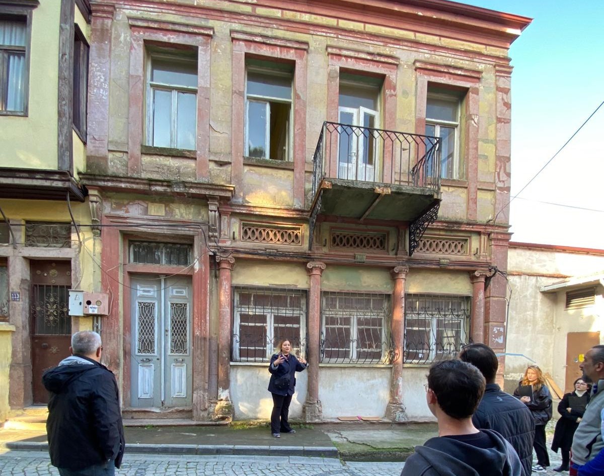 Geleneksel Ayvalık Mimarisi Derslik Oldu: BAÜN Öğrencileri Kentsel Sit Alanında Uygulamalı Rölöve Çalışması Yaptı 4