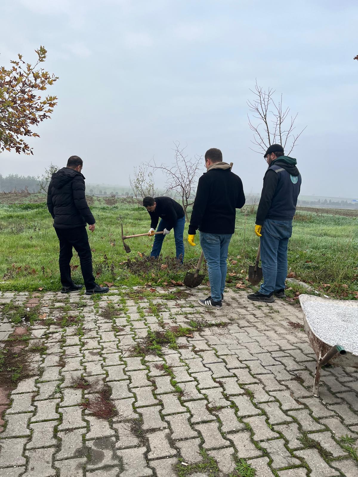 Üniversitemizde Acil Durum Toplanma Alanı Tabelaları Yerleştirildi 4